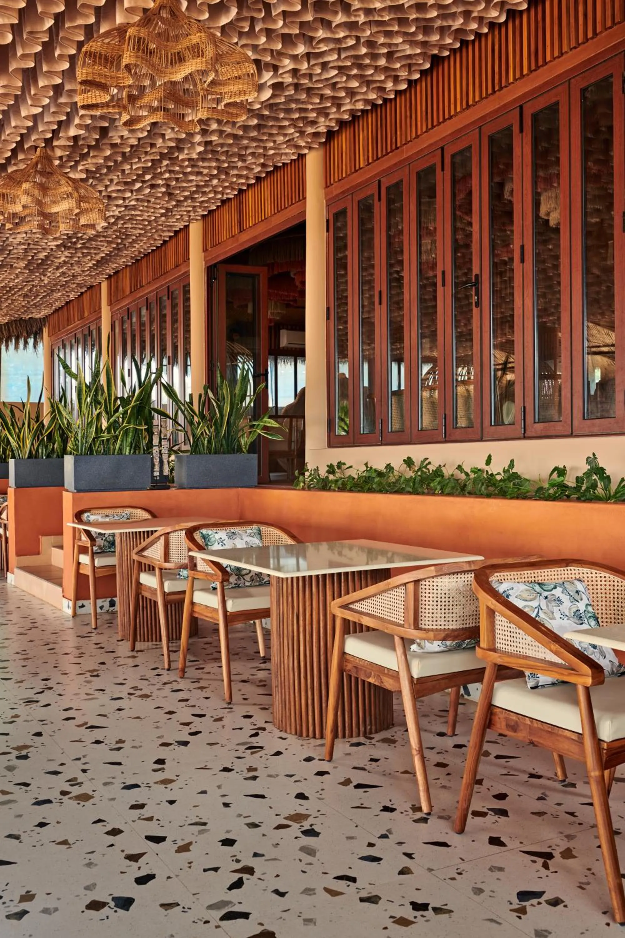 Restaurant/places to eat in Larios Beach Holidays