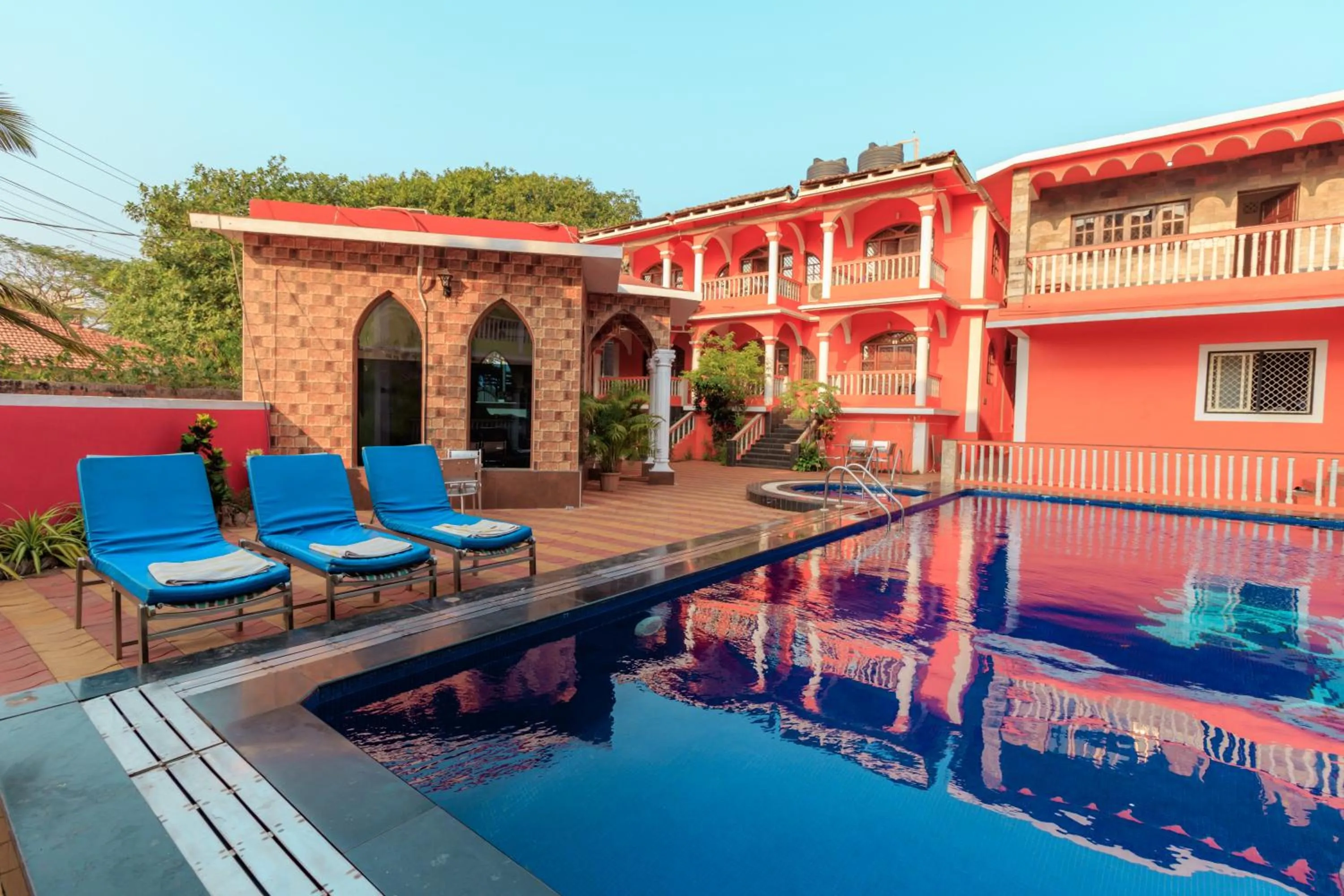 Property building in Larios Beach Holidays