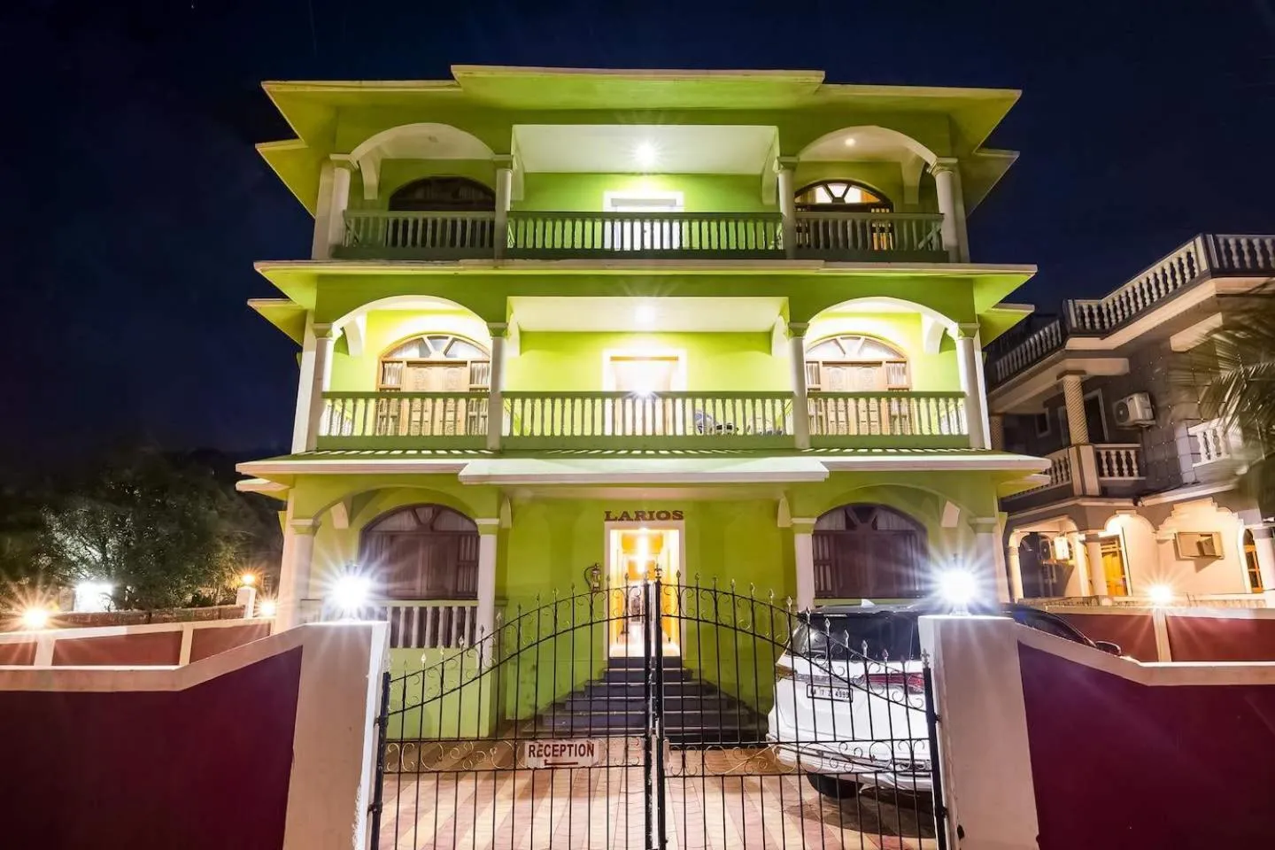 Property building in Larios Beach Holidays