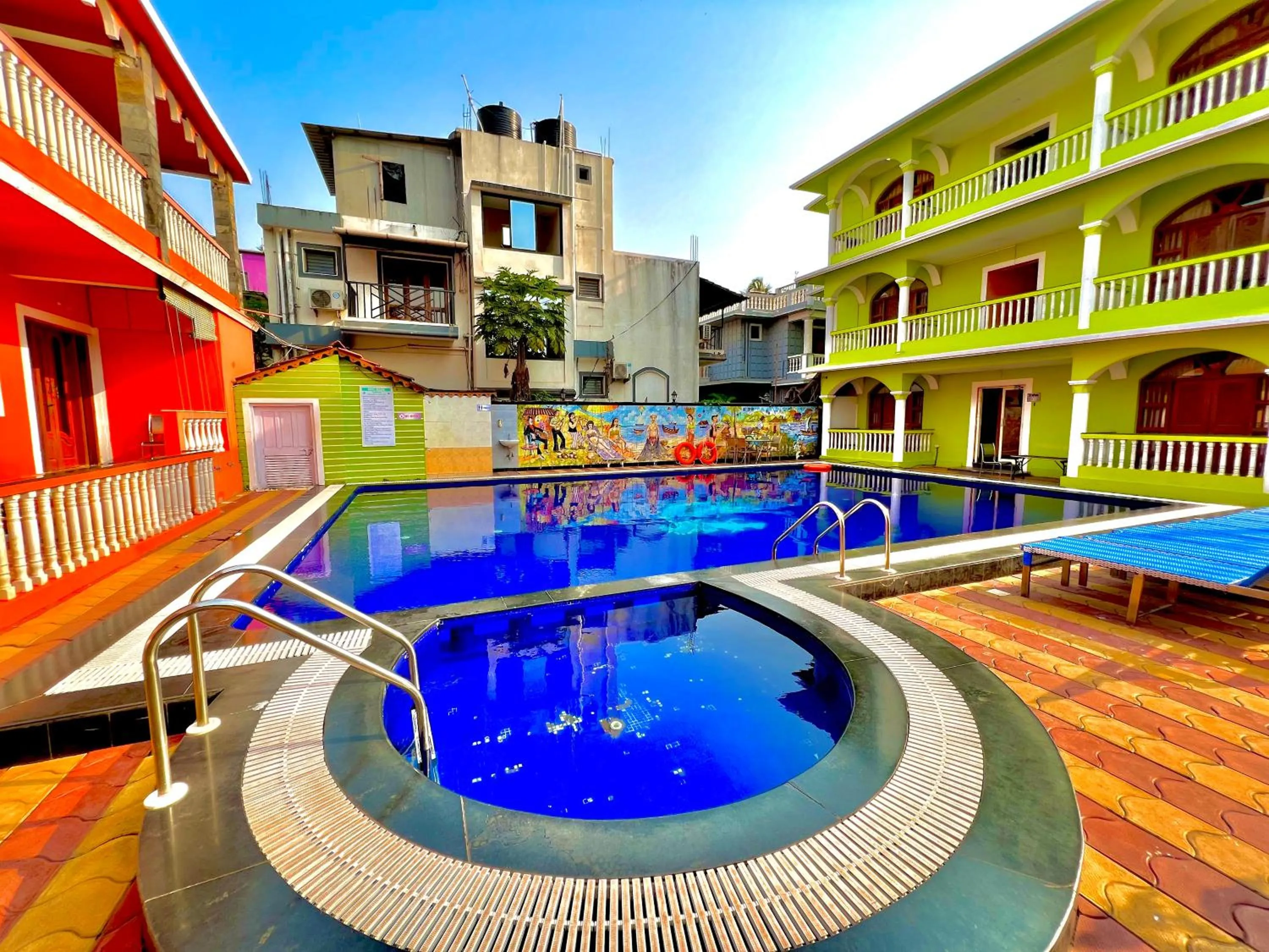 Swimming pool in Larios Beach Holidays