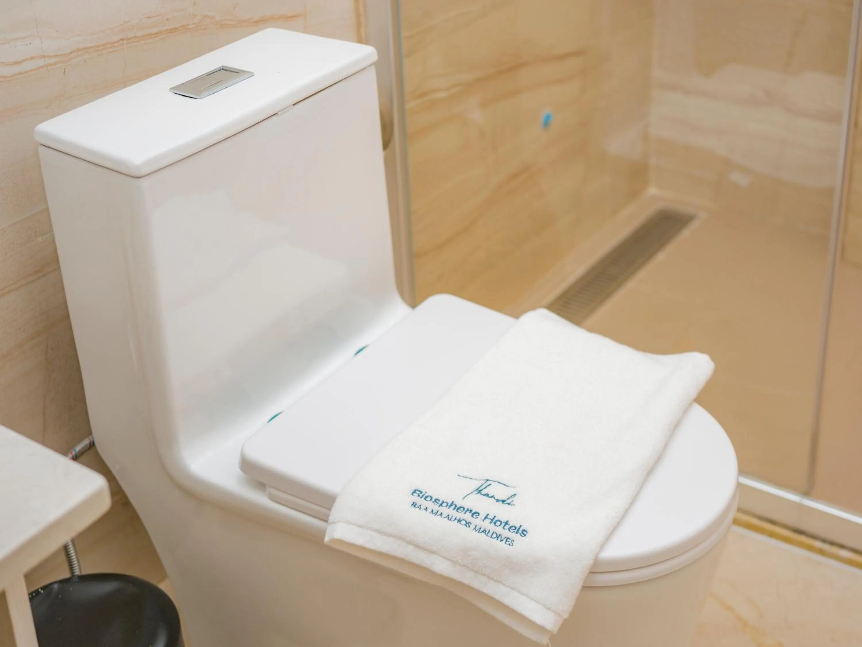 Bathroom in Thundi by Biosphere