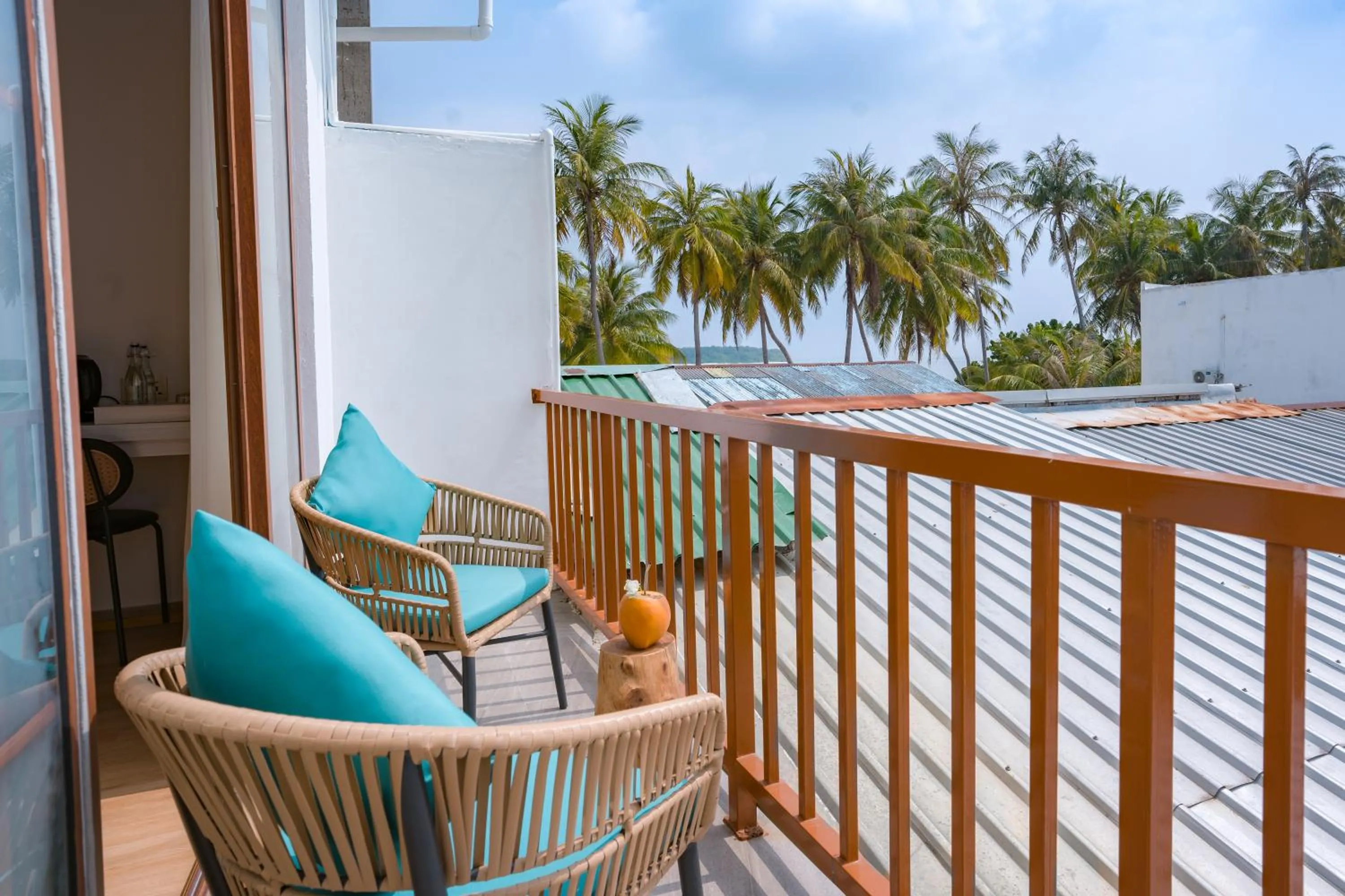 Day in Thundi by Biosphere