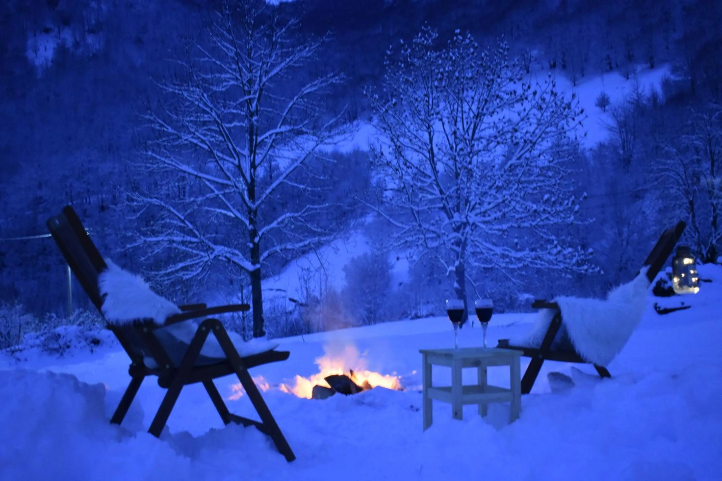 Night in Mountain Lodge Mont Peace