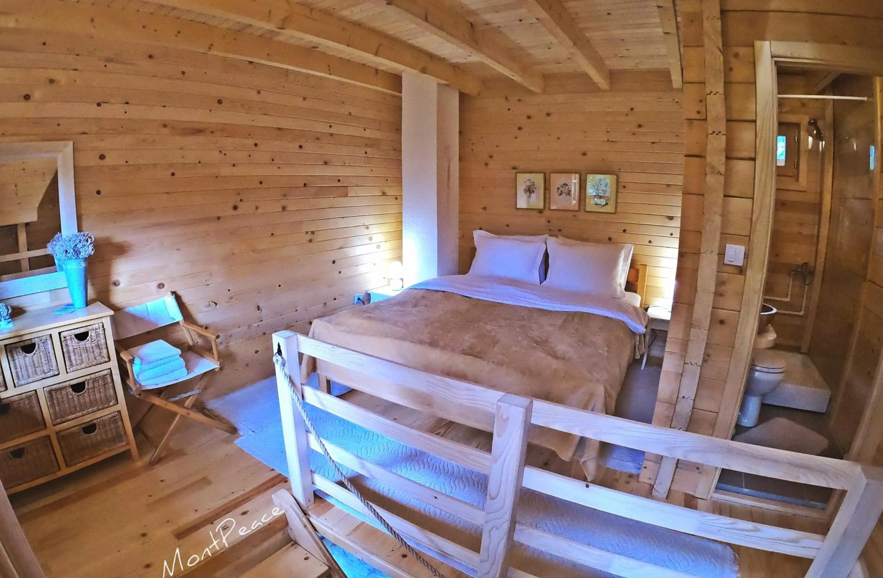 Bed in Mountain Lodge Mont Peace