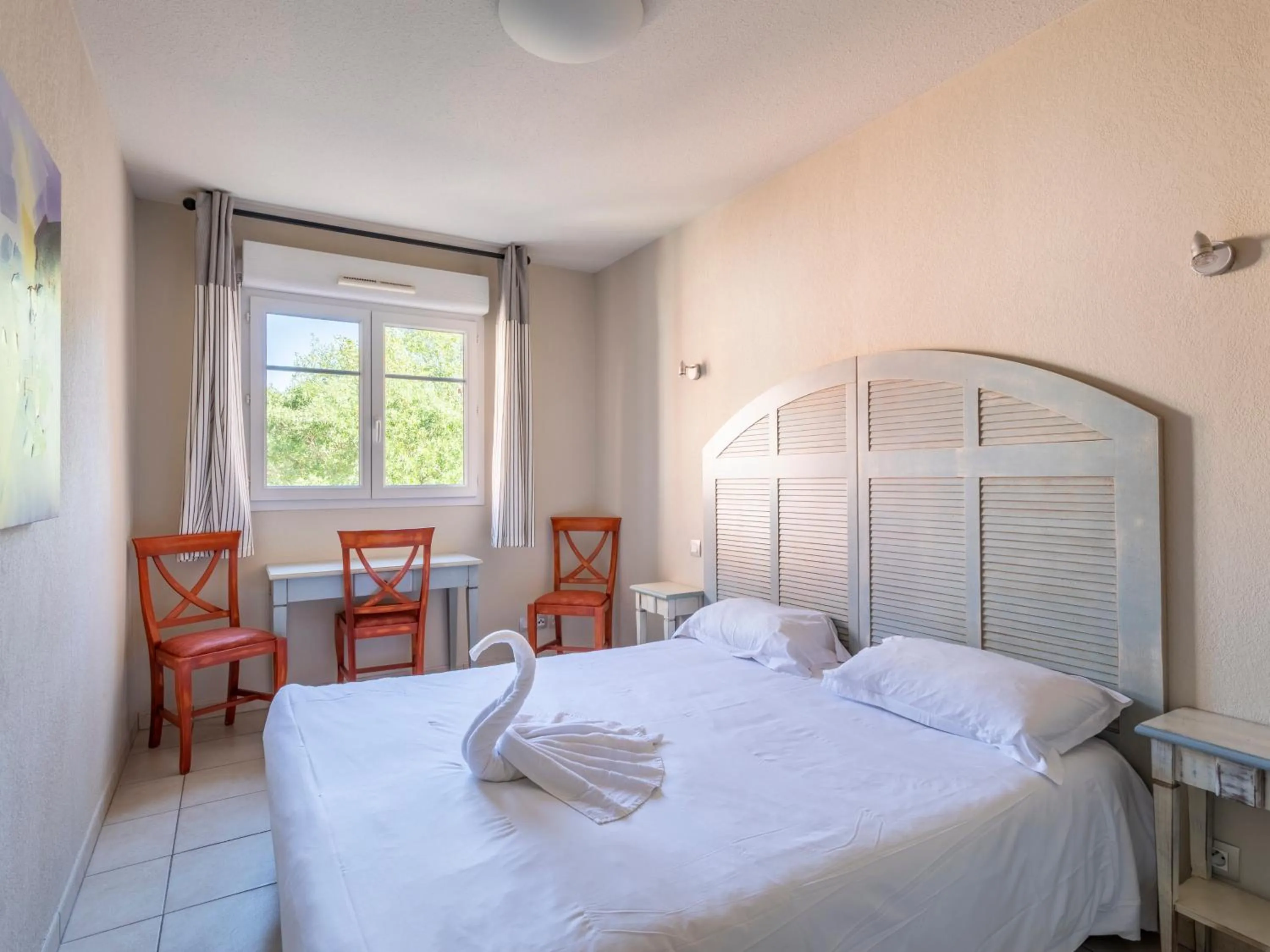 Bedroom, Bed in Vacancéole – Le Domaine de Camiole