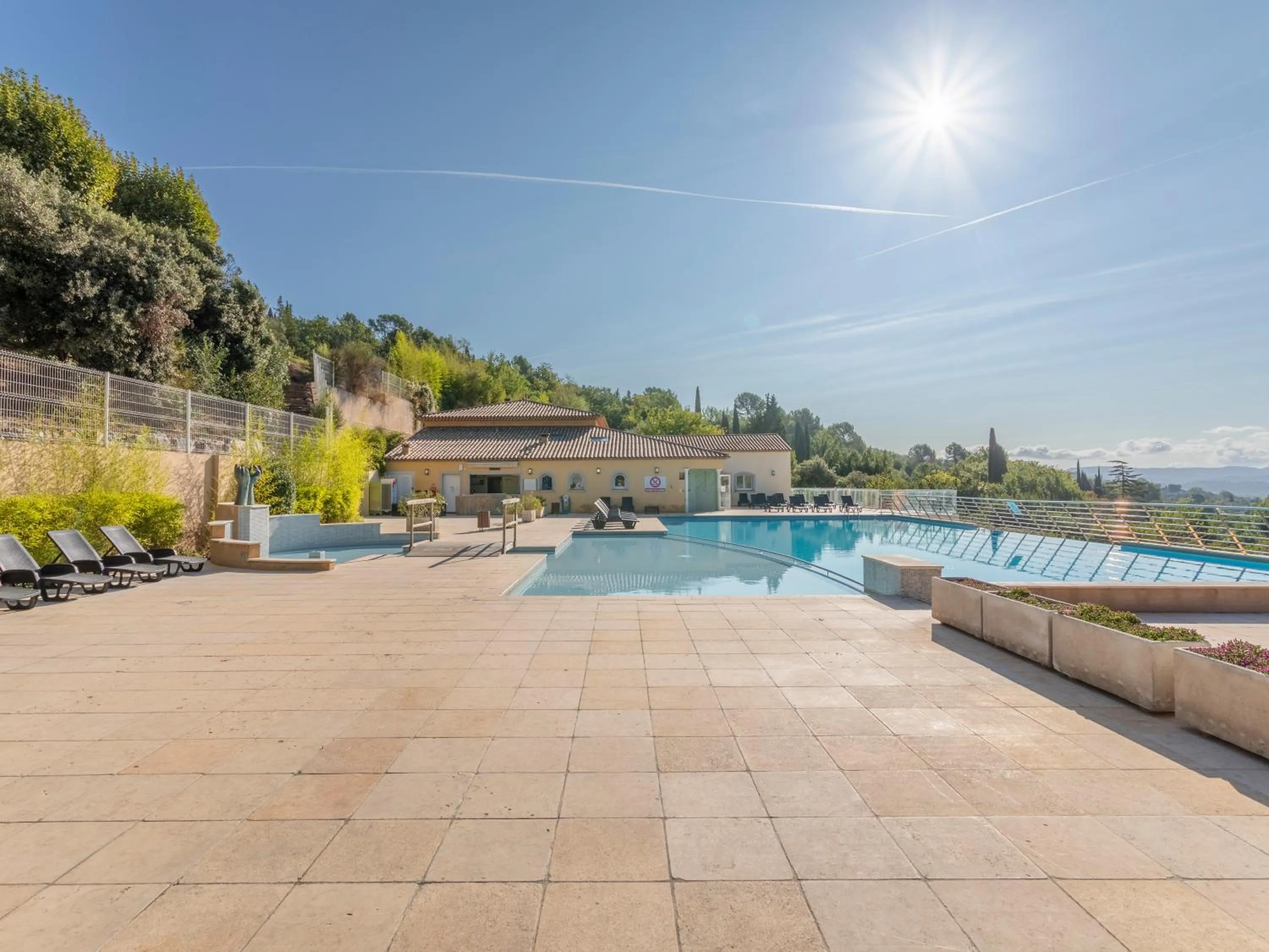Swimming pool in Vacancéole – Le Domaine de Camiole