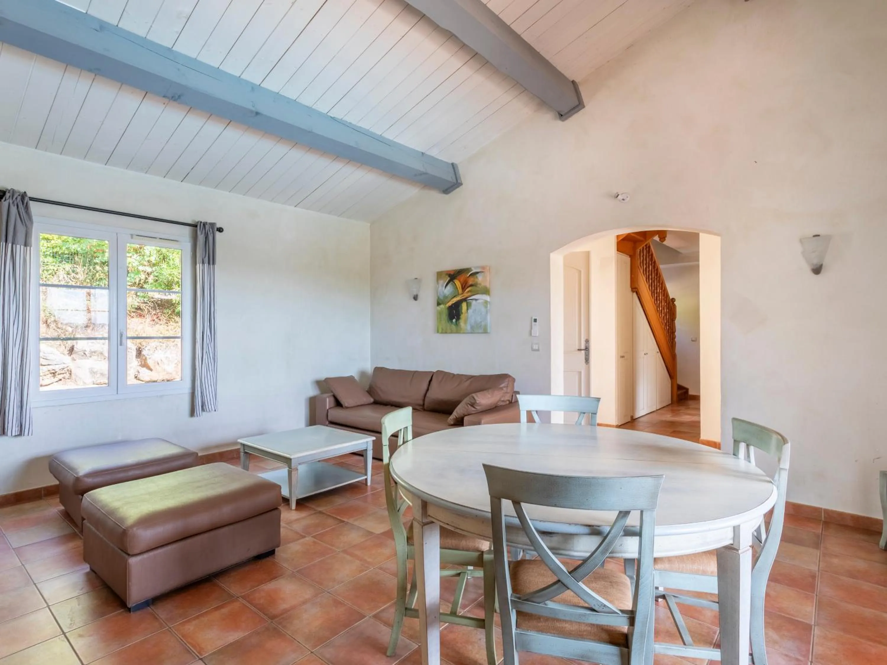Dining area in Vacancéole – Le Domaine de Camiole