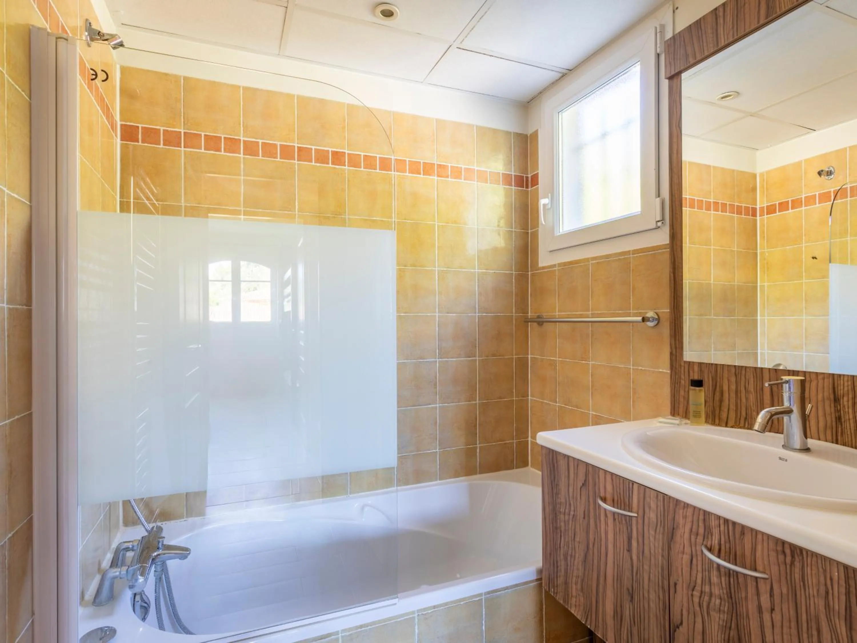 Bathroom in Vacancéole – Le Domaine de Camiole