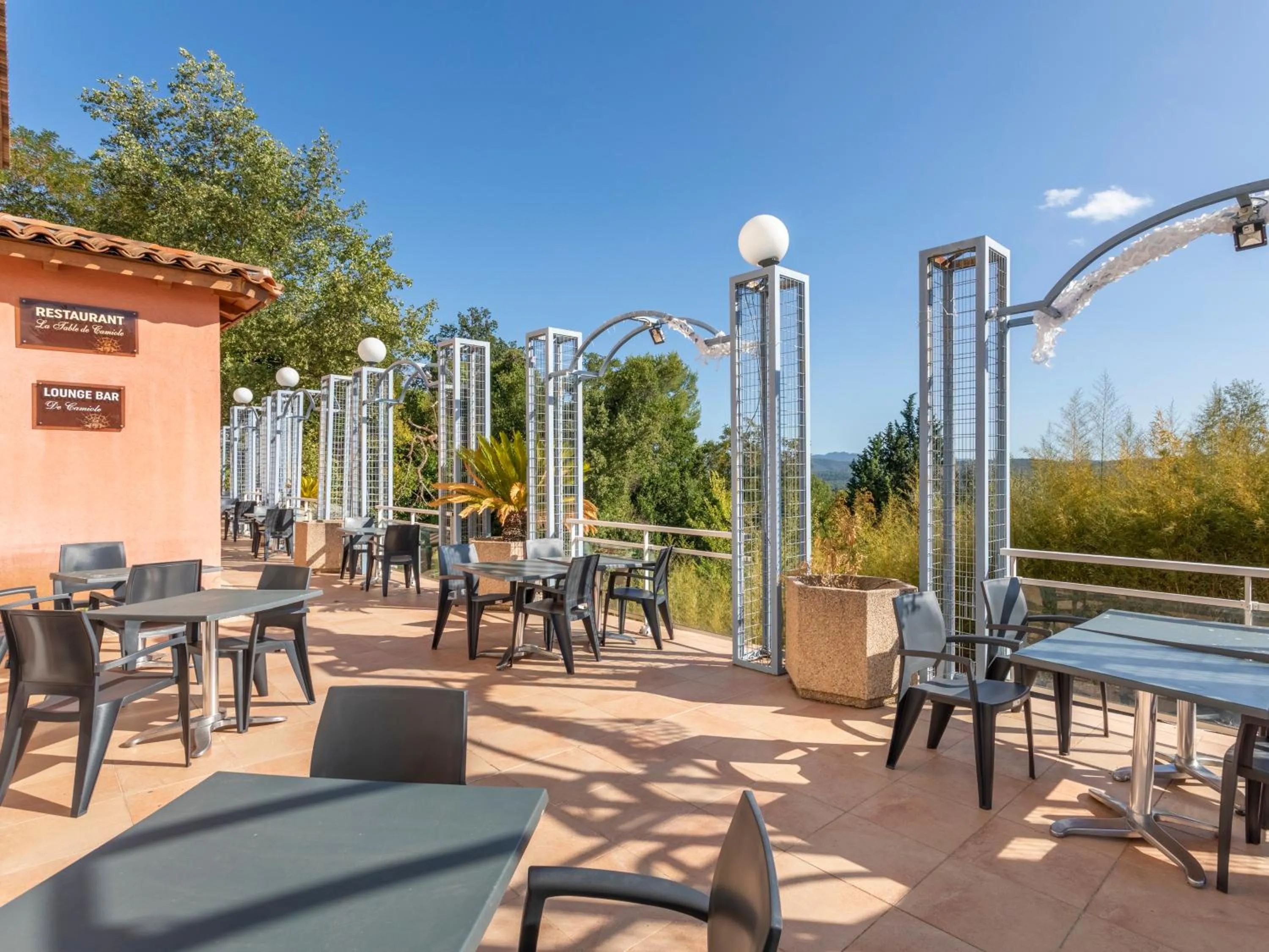 Balcony/Terrace in Vacancéole – Le Domaine de Camiole
