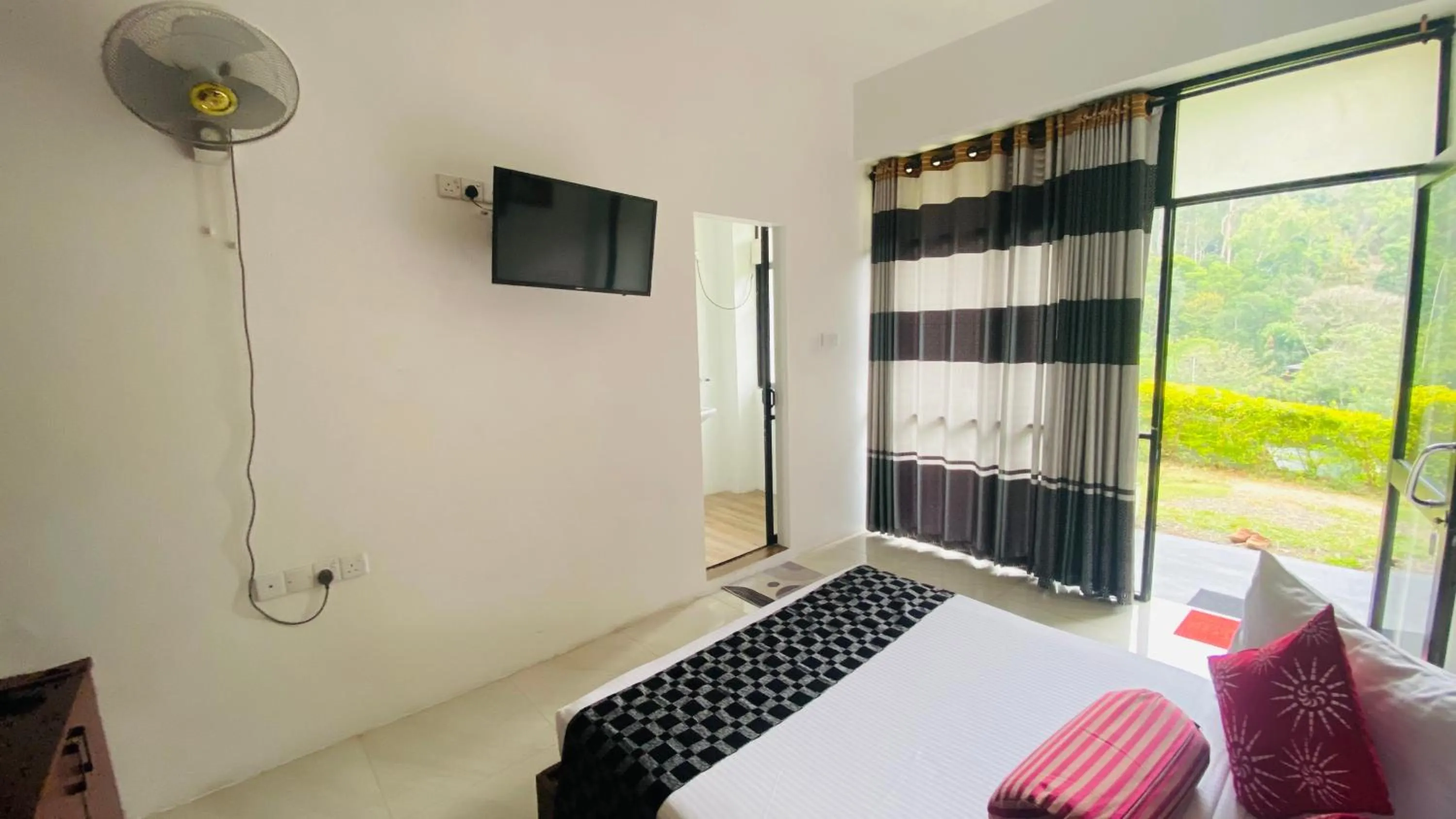 Bed in Aloft Grand Hotel Ella