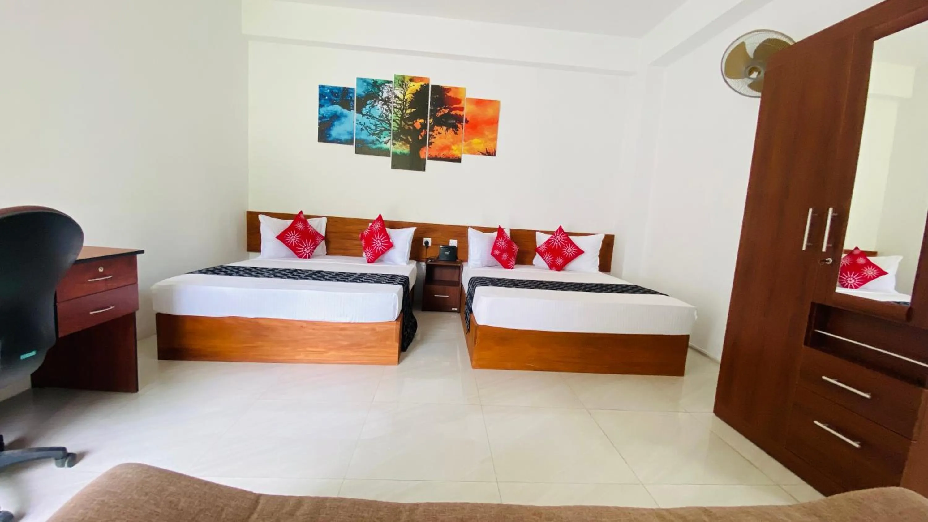 Photo of the whole room, Bed in Aloft Grand Hotel Ella