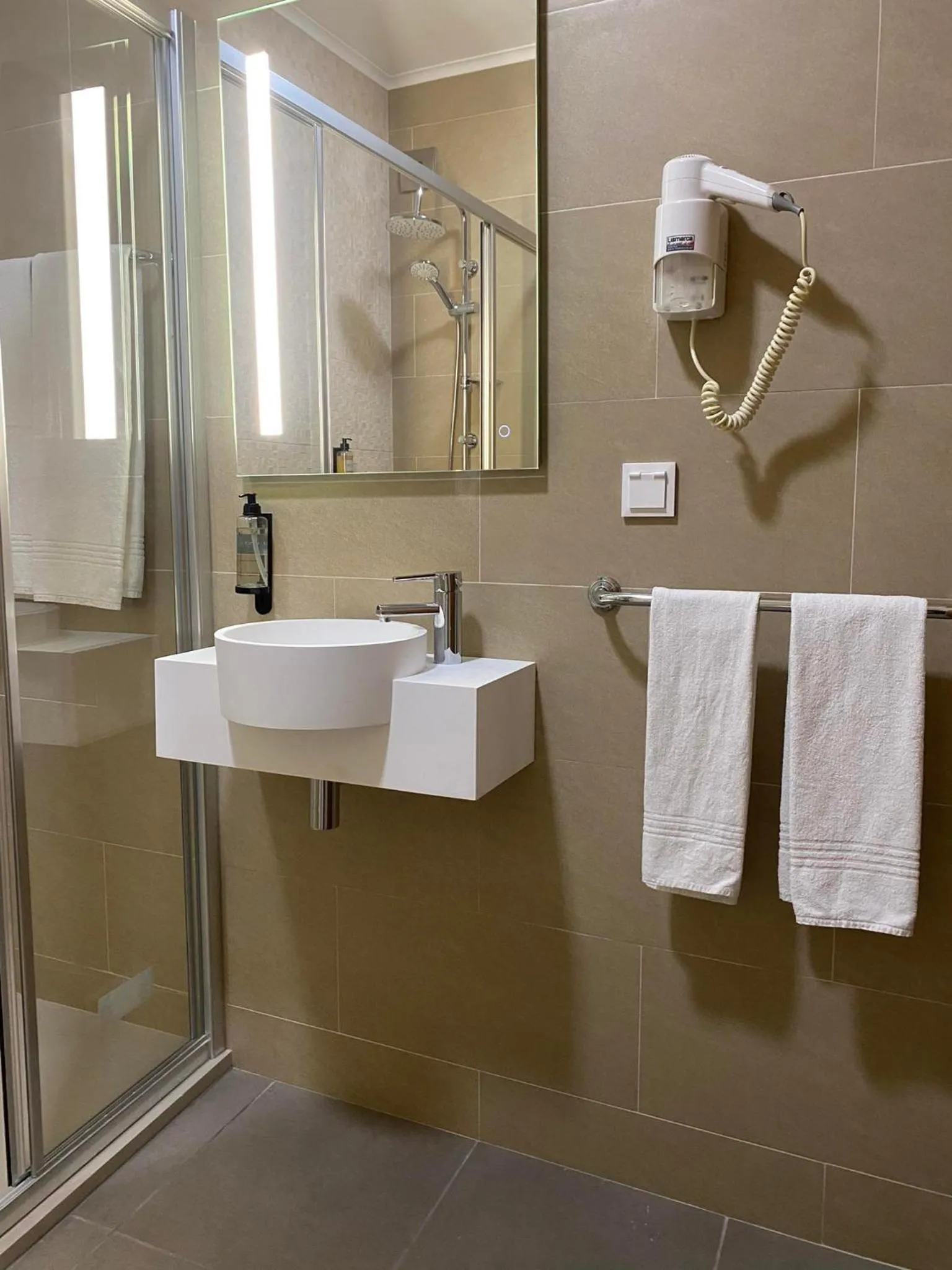 Toilet in Apartamentos São João