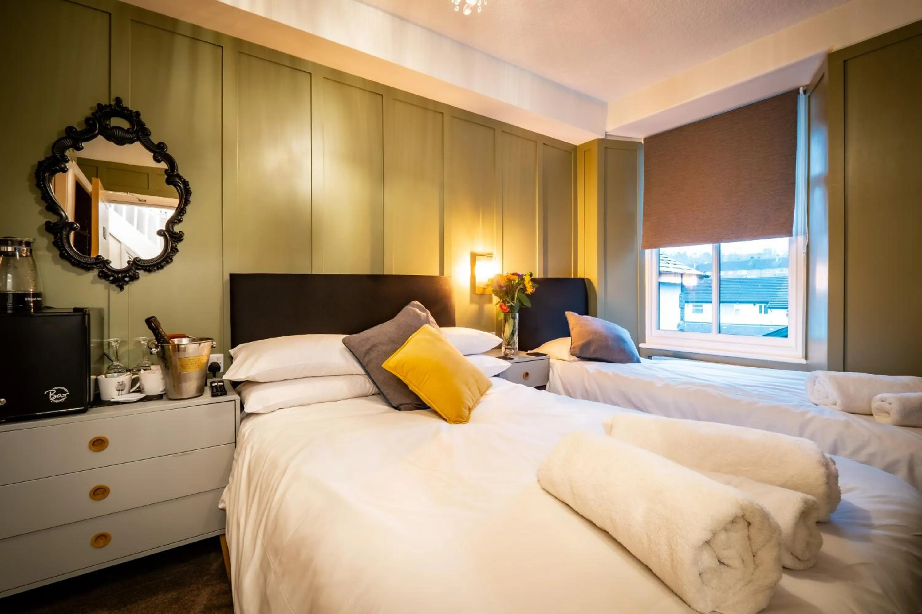 Bed in Glen Wynne Windermere - FREE off-site Health Club access with Pool, Sauna, Steam Room & Gym Short 5 Minute Drive Away