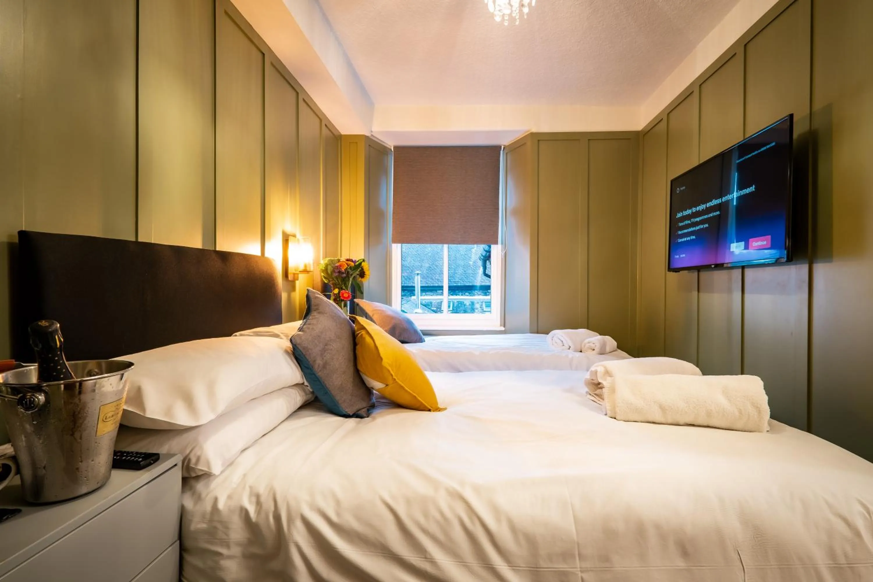 Bed in Glen Wynne Windermere - FREE off-site Health Club access with Pool, Sauna, Steam Room & Gym Short 5 Minute Drive Away