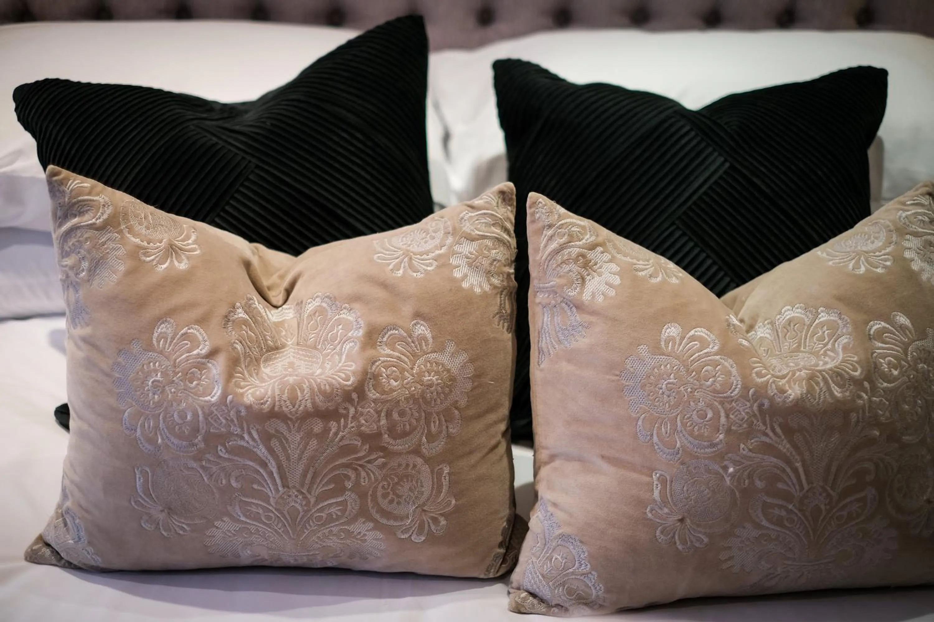 Bed in Glen Wynne Windermere - FREE off-site Health Club access with Pool, Sauna, Steam Room & Gym Short 5 Minute Drive Away