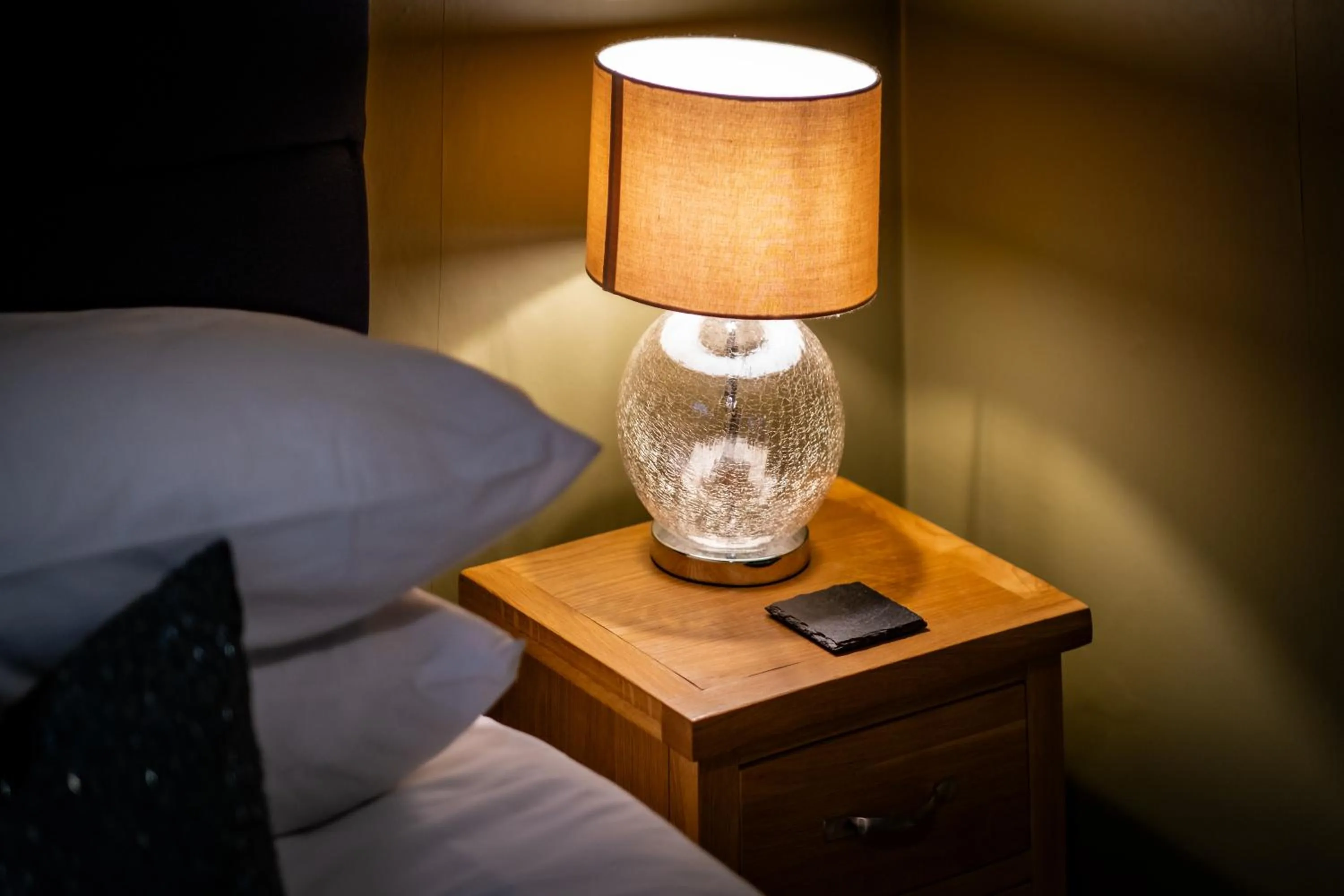 Bed in Glen Wynne Windermere - FREE off-site Health Club access with Pool, Sauna, Steam Room & Gym Short 5 Minute Drive Away