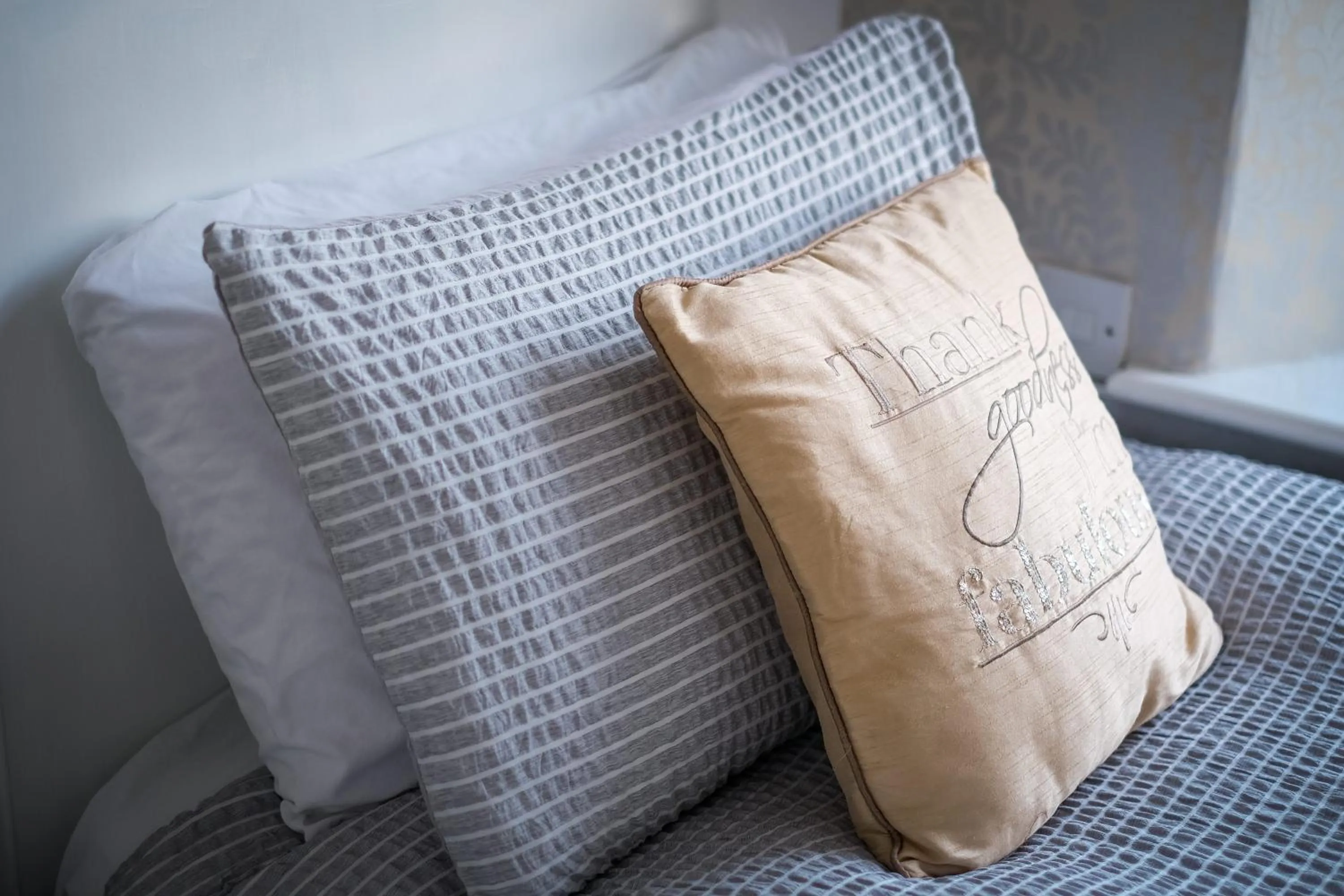 Bed in Glen Wynne Windermere - FREE off-site Health Club access with Pool, Sauna, Steam Room & Gym Short 5 Minute Drive Away