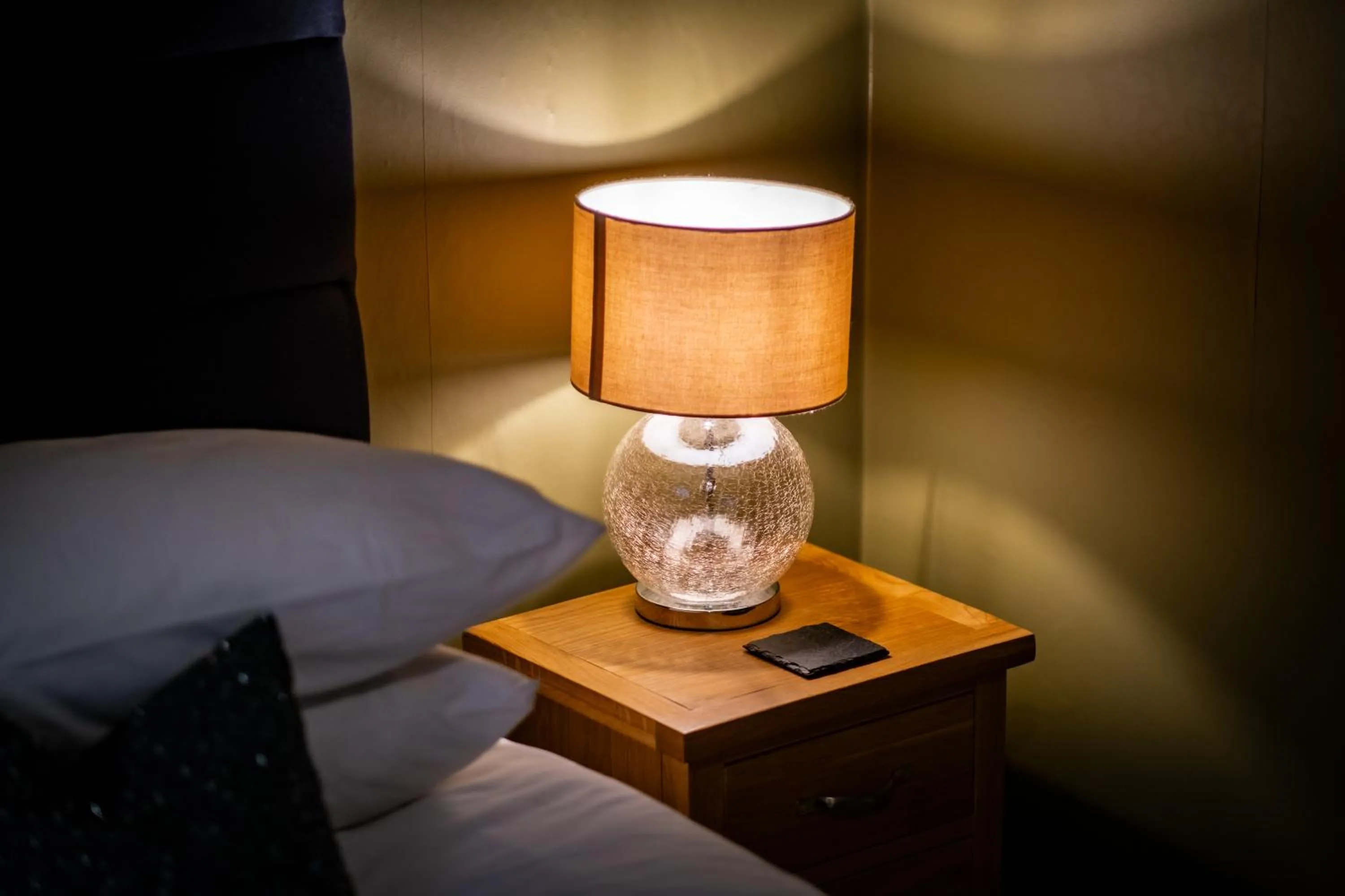 Bed in Glen Wynne Windermere - FREE off-site Health Club access with Pool, Sauna, Steam Room & Gym Short 5 Minute Drive Away