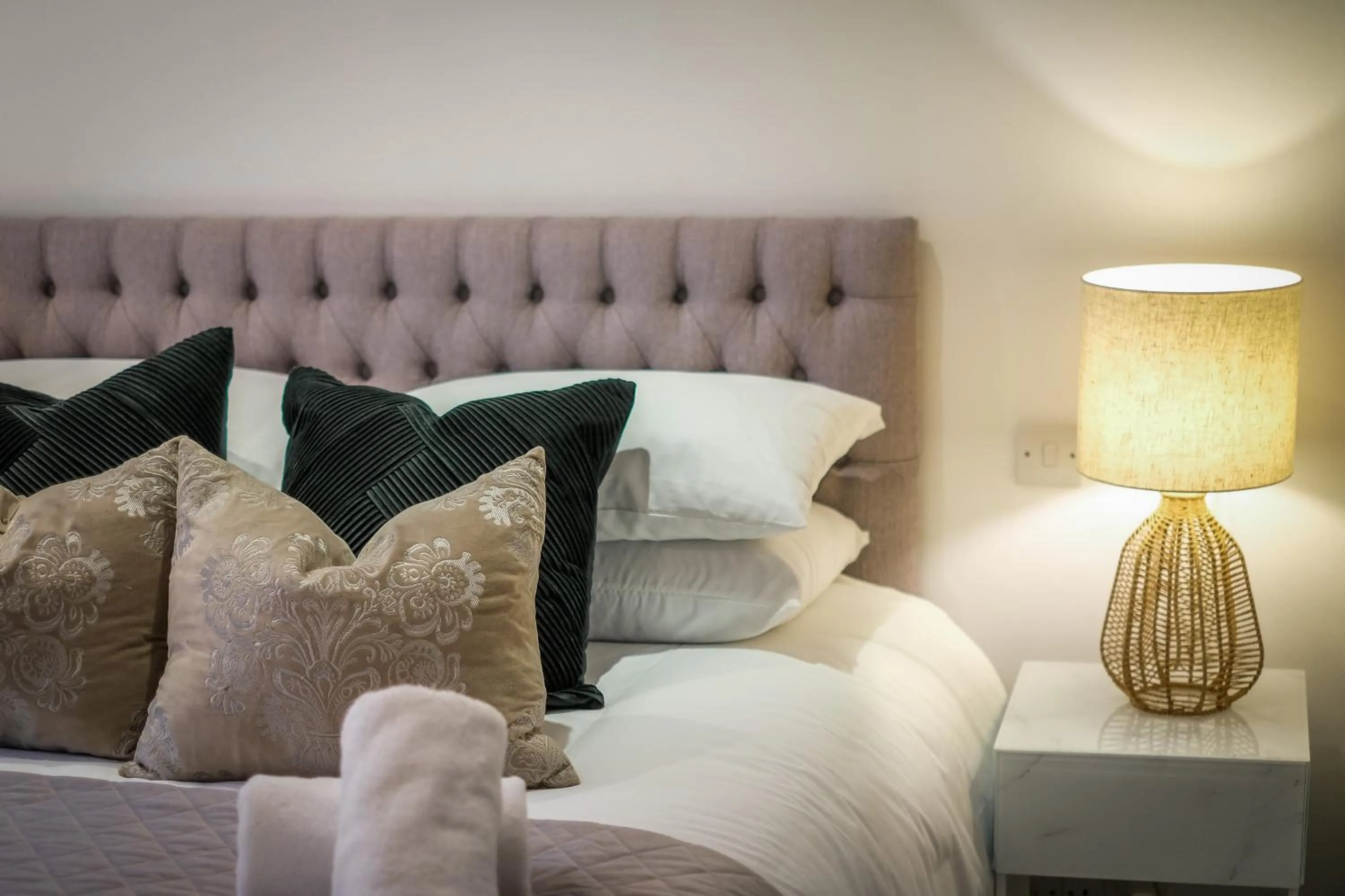 Bed in Glen Wynne Windermere - FREE off-site Health Club access with Pool, Sauna, Steam Room & Gym Short 5 Minute Drive Away