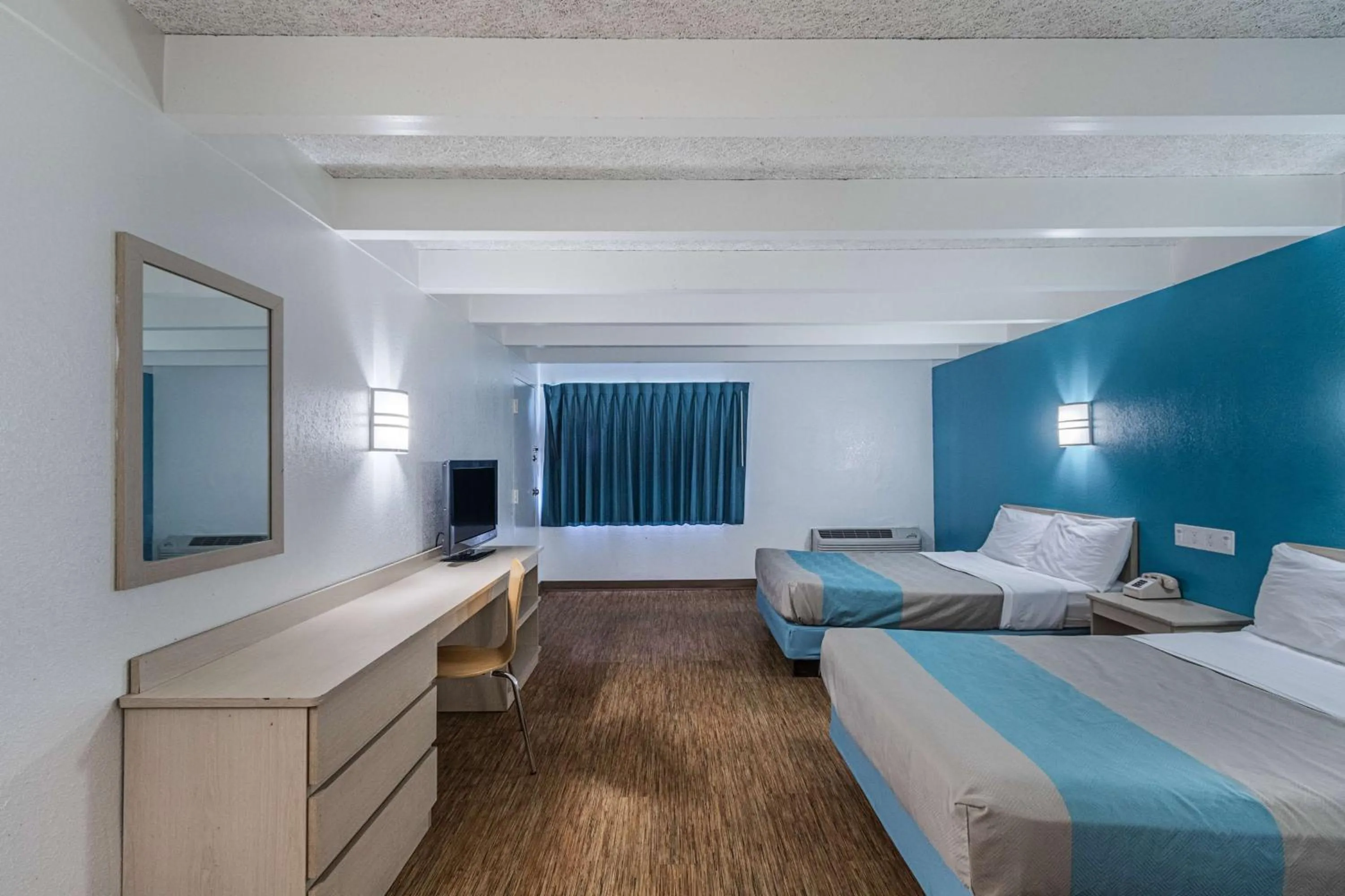 Bedroom, Bed in Motel 6-Kokomo, IN