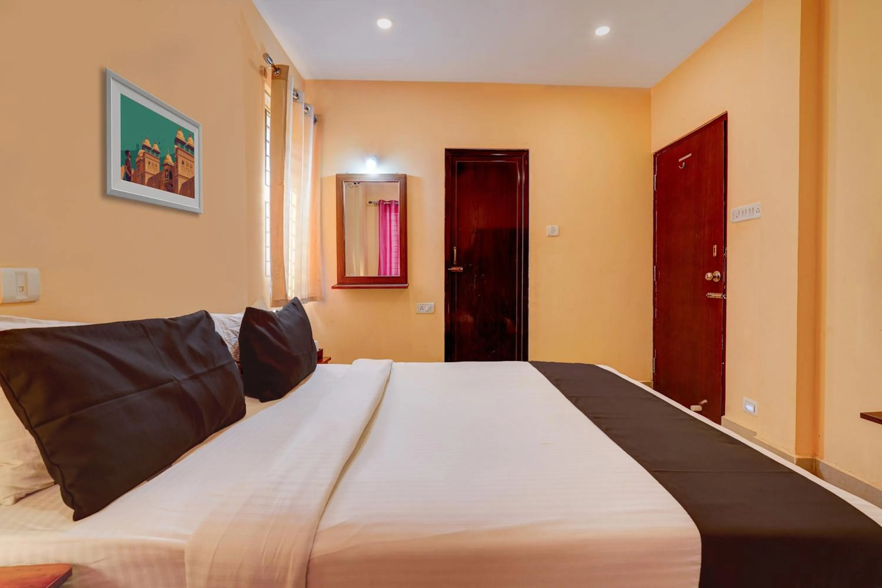 Bedroom, Bed in Hotel O Paradise Inn