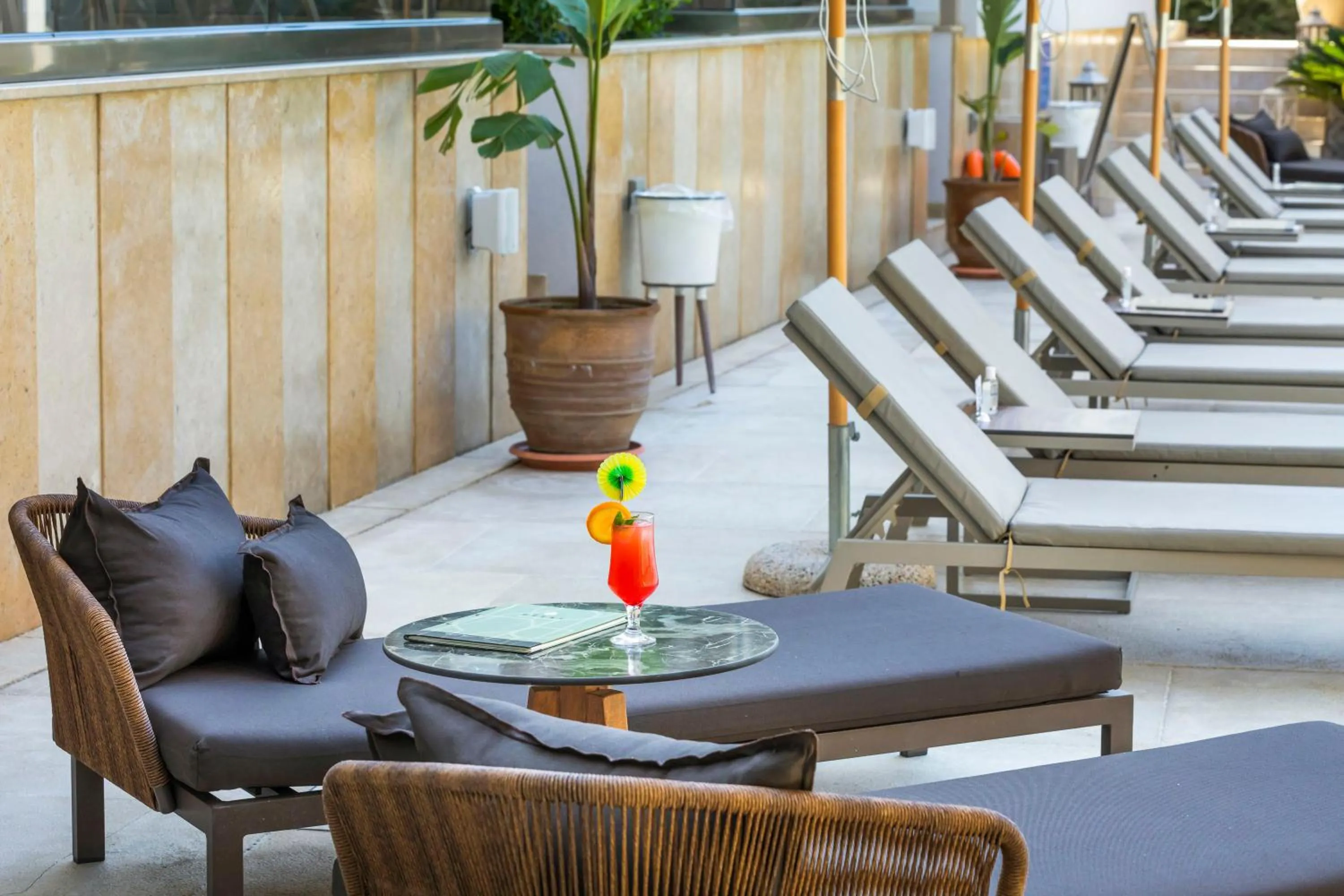 Drinks in Pefki Deluxe Residences