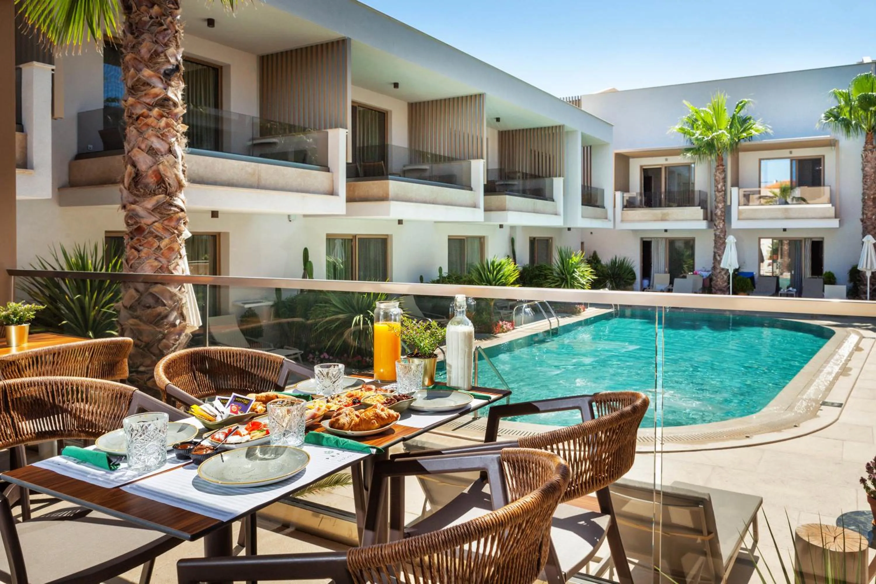 Breakfast in Pefki Deluxe Residences