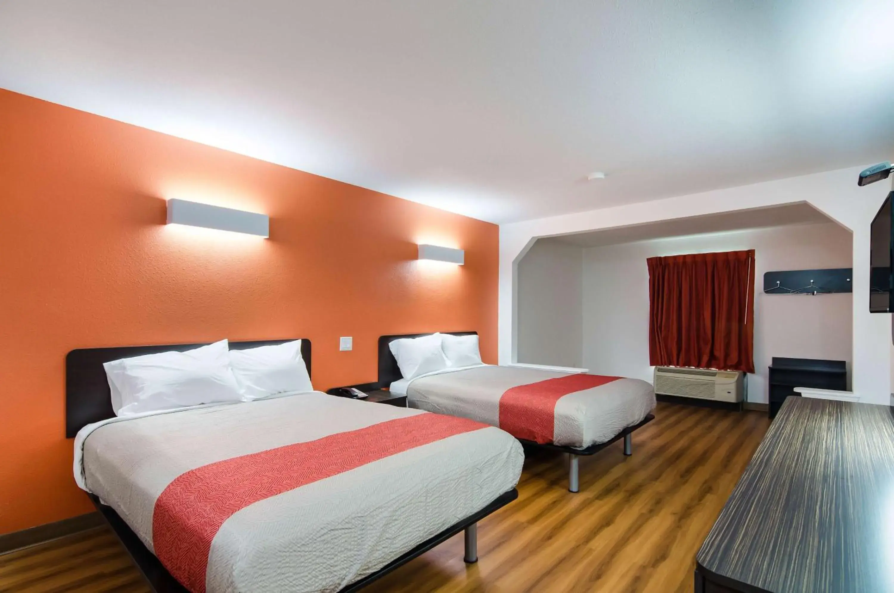 Deluxe Queen Room with Two Queen Beds - Non-Smoking in Motel 6 Moss Point, MS Deluxe Queen Room with Two Queen Beds - Non-Smoking in Motel 6 Moss Point, MS