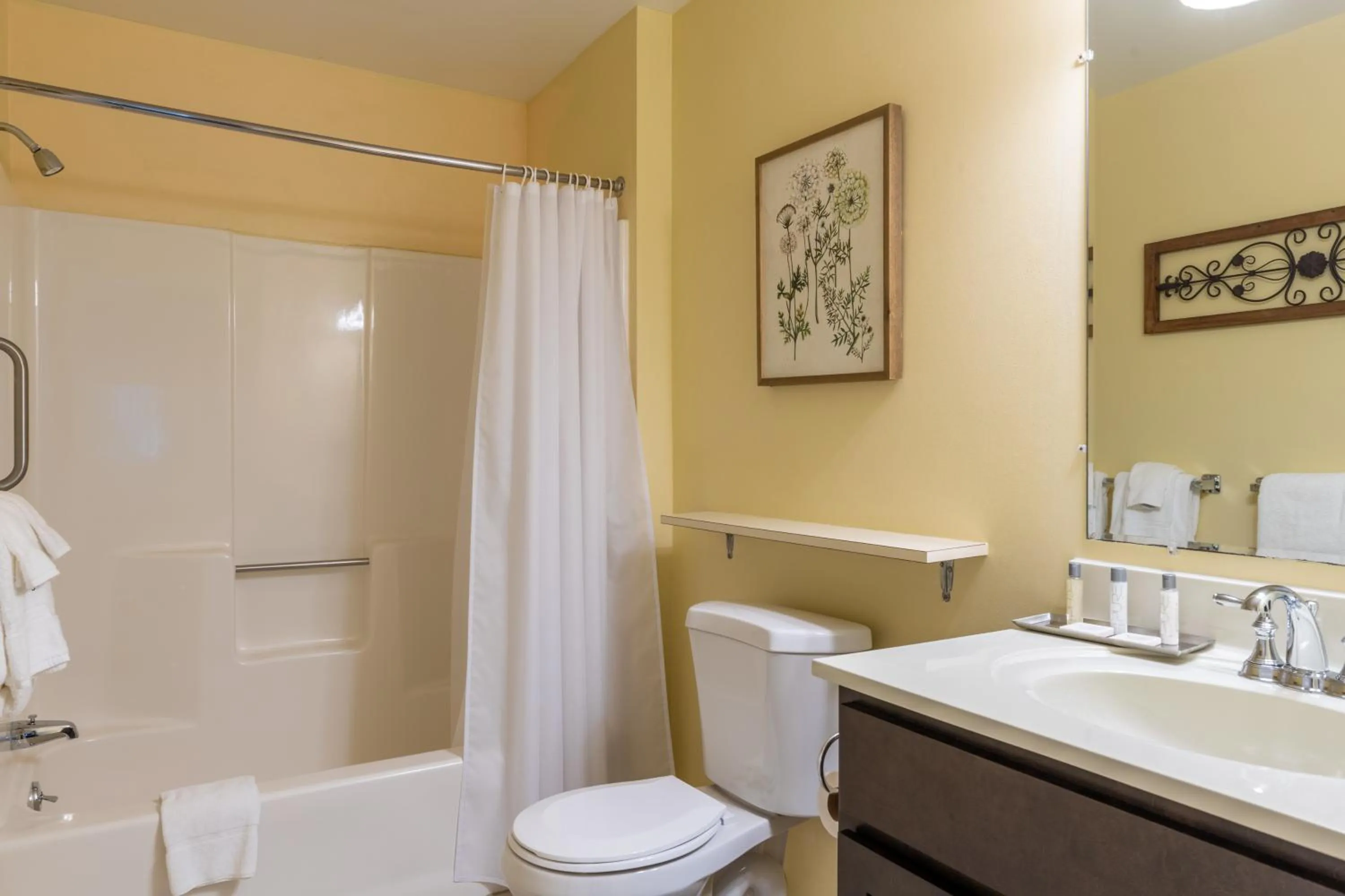 Shower in The Bethel Resort & Suites