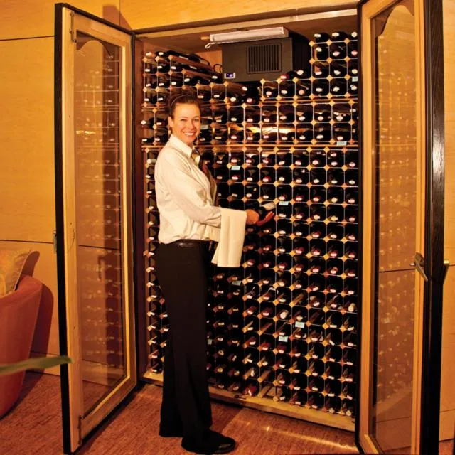 Lounge or bar in Cliff Lodge and Spa