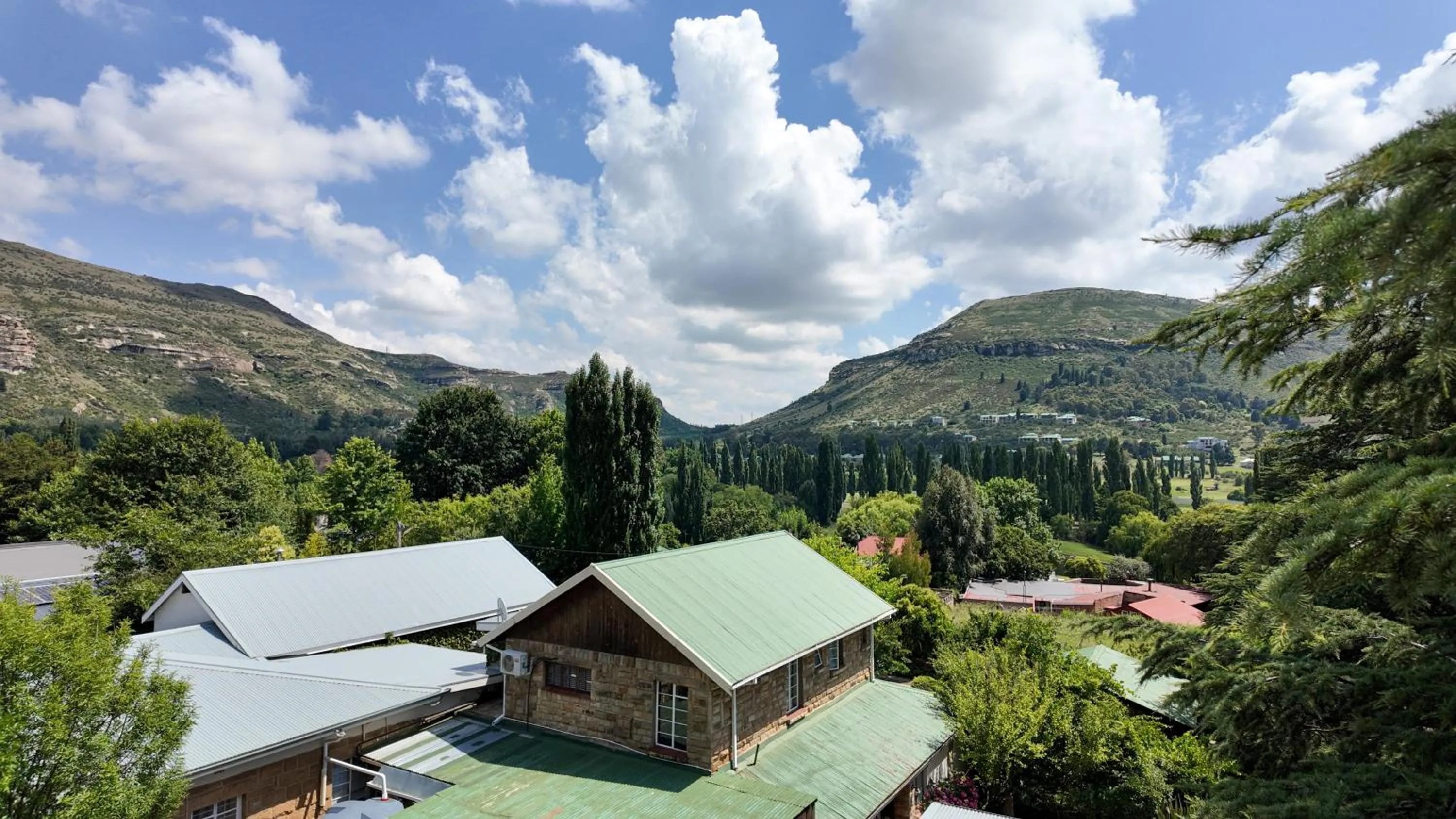 Property building in Stonehaven Clarens