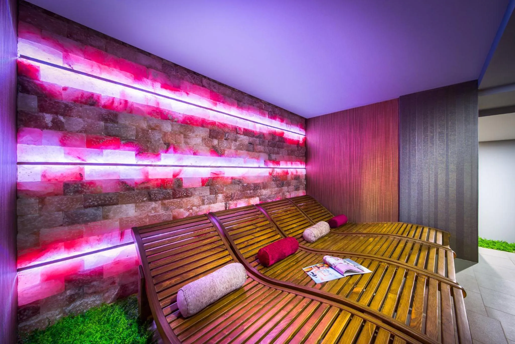 Sauna, Bed in Central Point Boutique Hotel