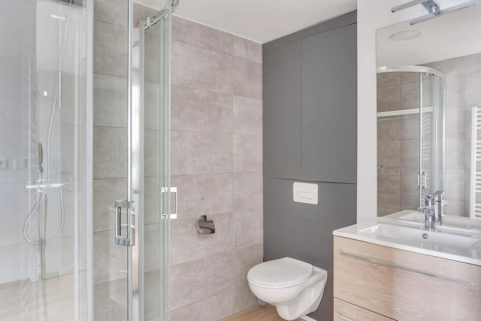 Bathroom in Evancy La Marina Boulogne-sur-Mer