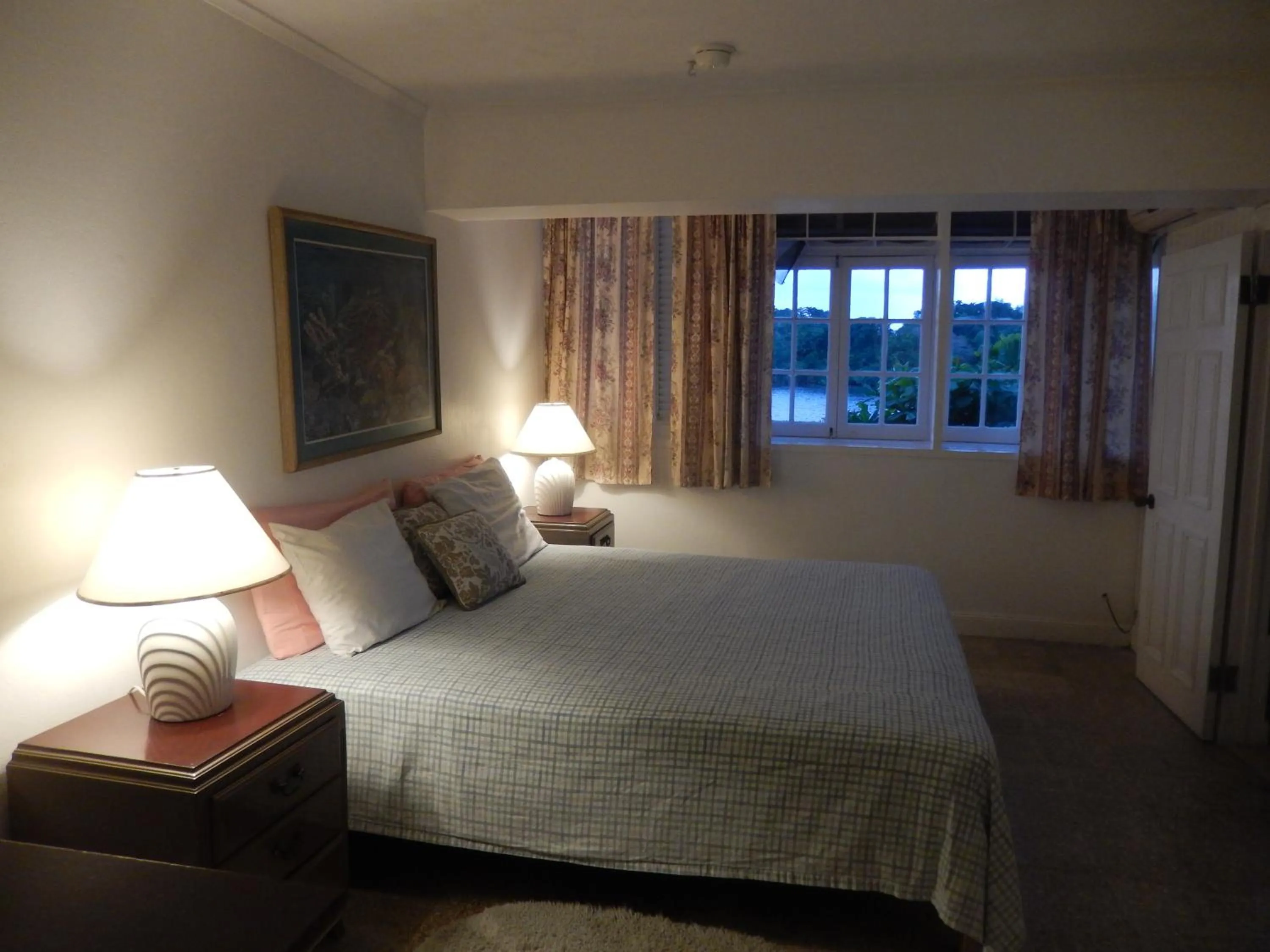 Photo of the whole room, Bed in Moon San Villa at the Blue Lagoon