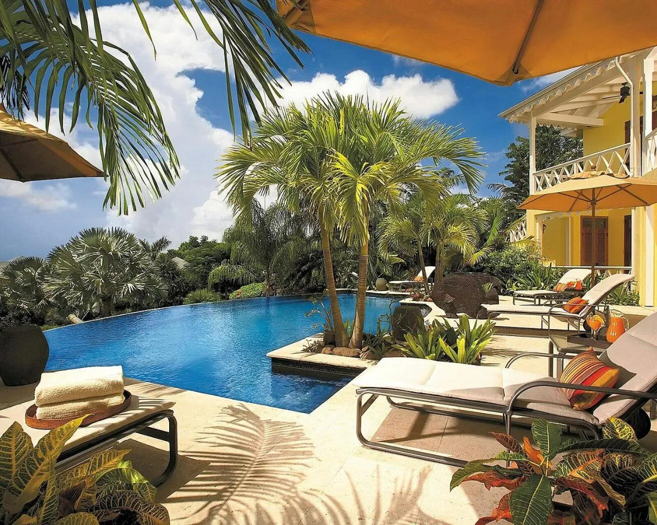 Swimming pool in Four Seasons Resort Nevis