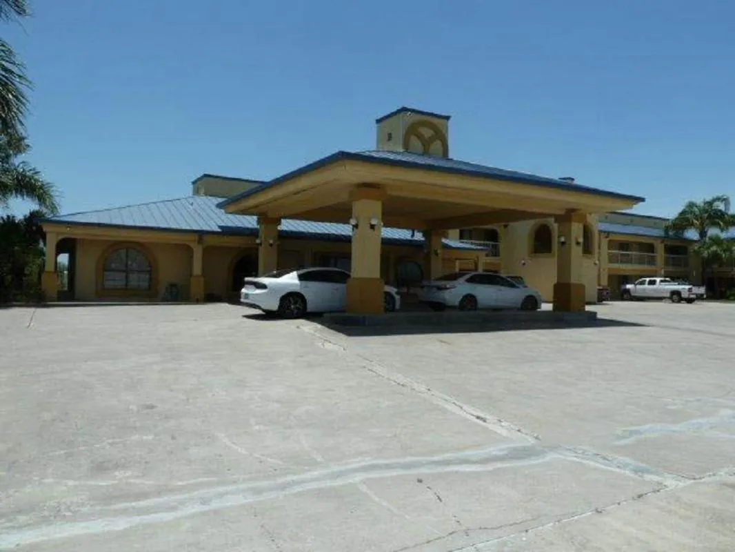 Facade/entrance in Americas Best Value Inn Bishop/Kingsville