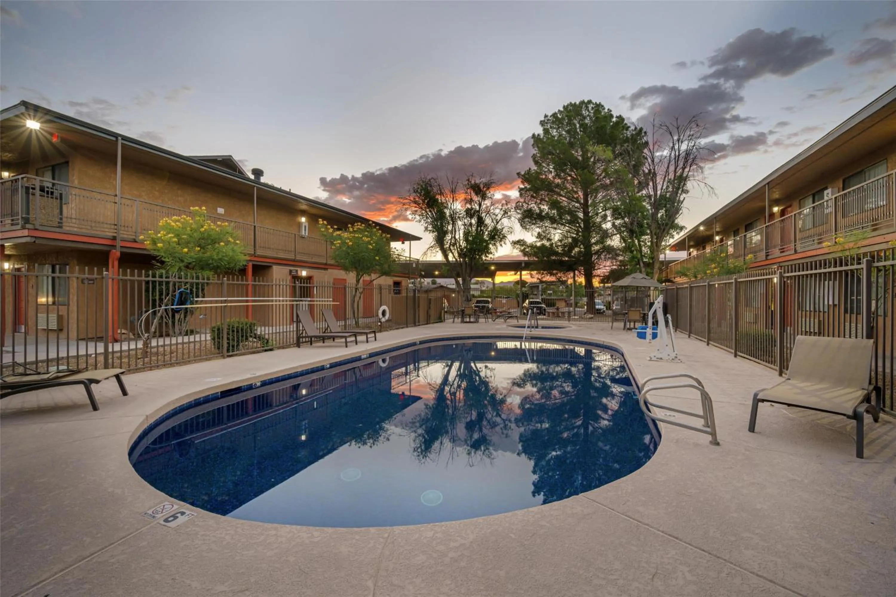 Pool view in Best Western Cottonwood Inn