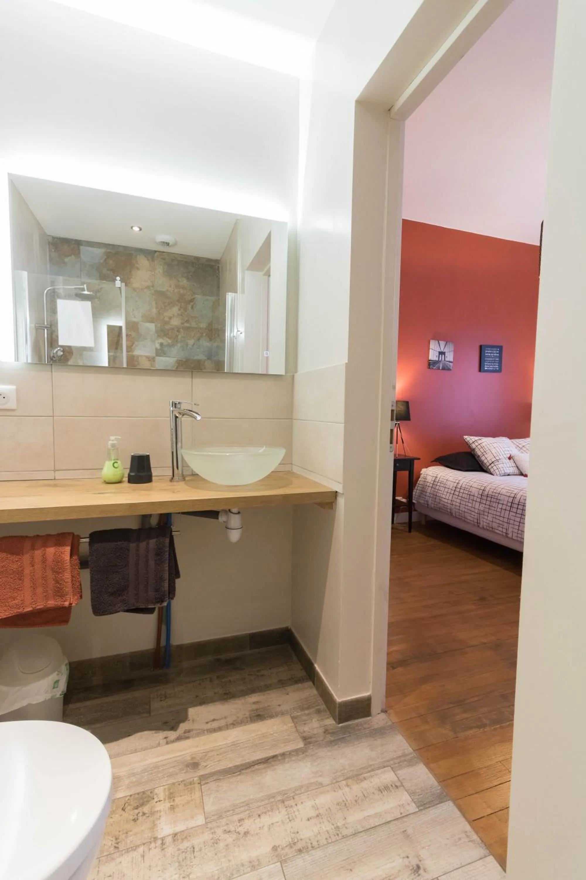 Bathroom, Bed in Chambres D'hôte Le Cèdre Bleu