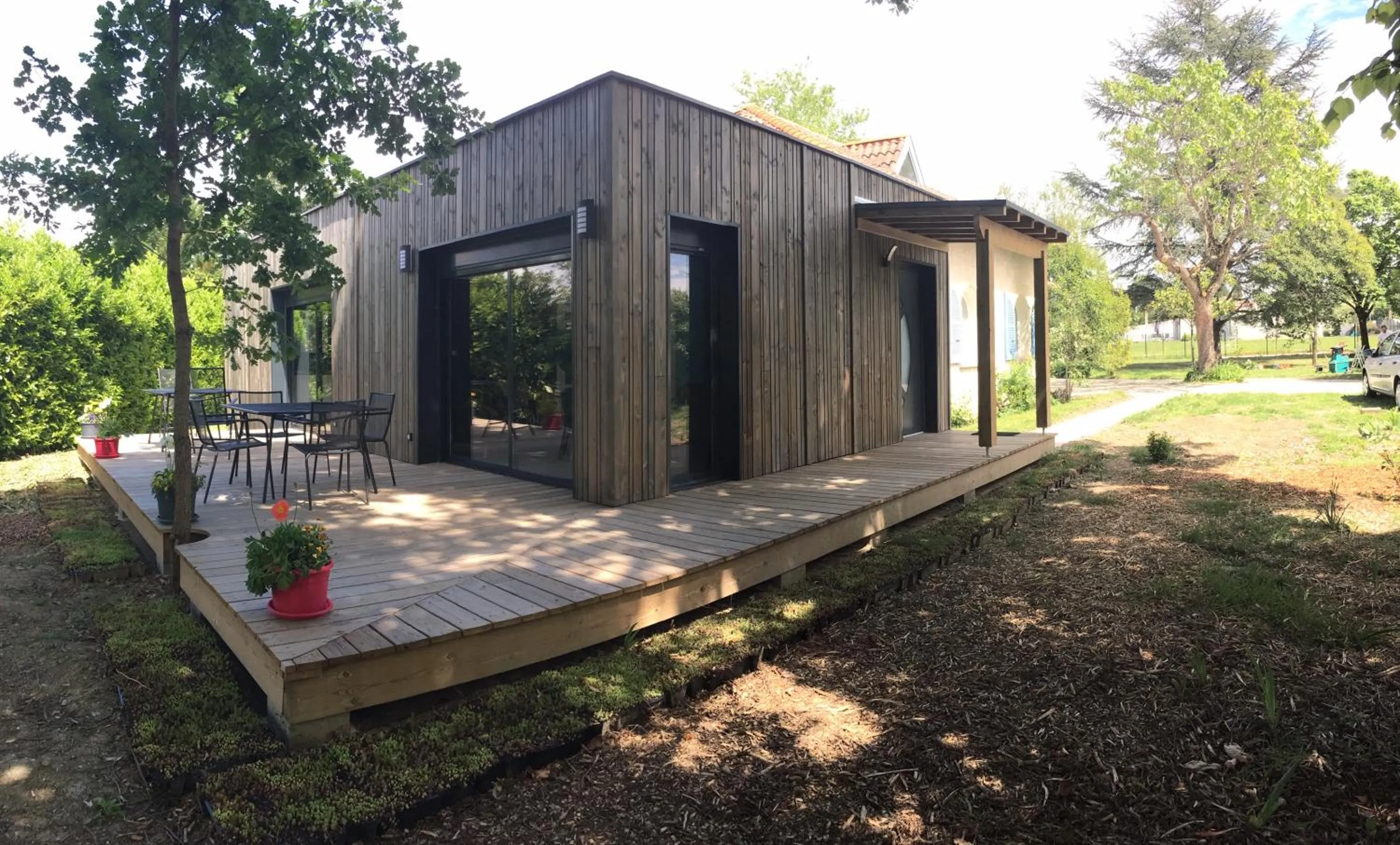 Facade/entrance in Chambres D'hôte Le Cèdre Bleu