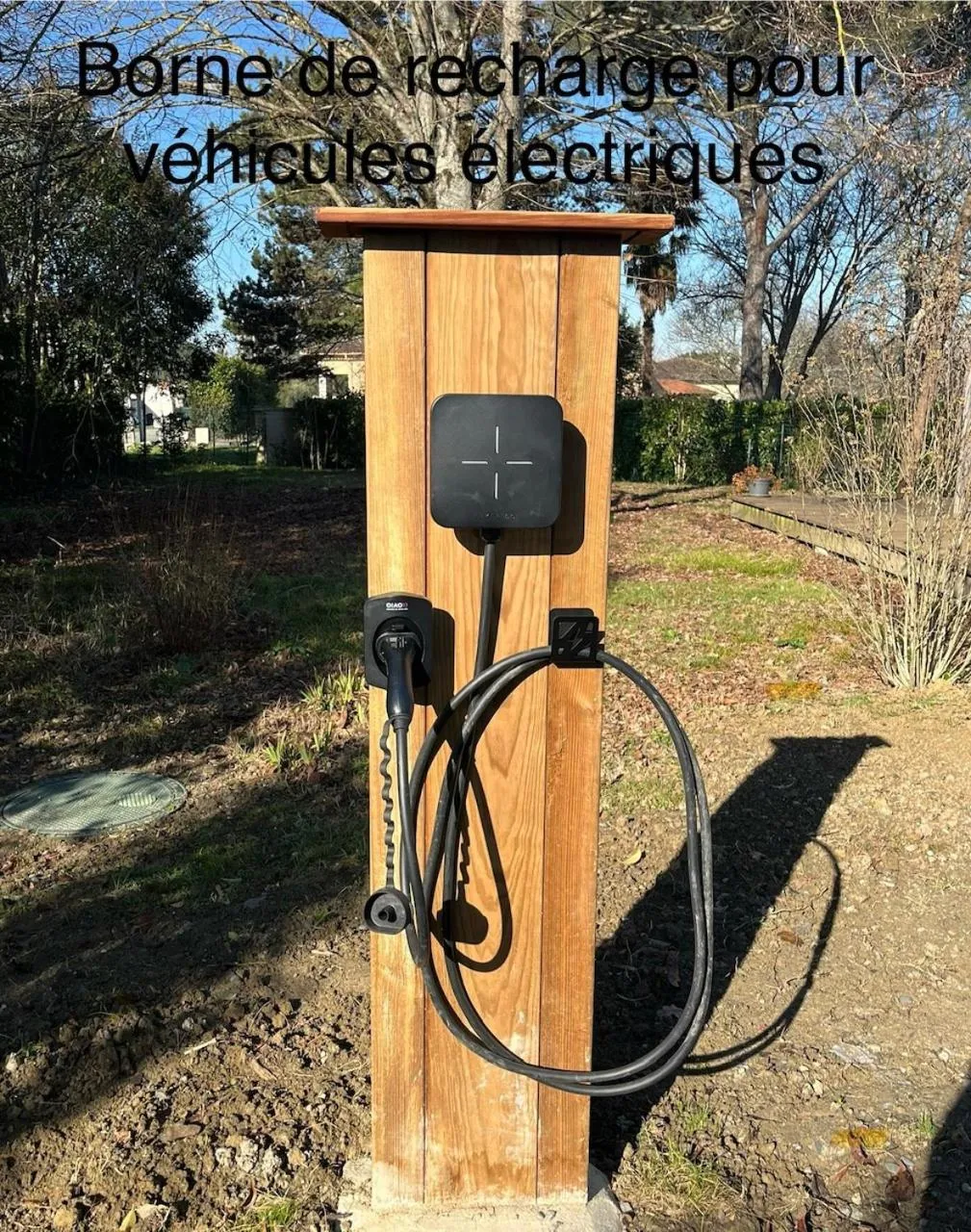 Parking in Chambres D'hôte Le Cèdre Bleu