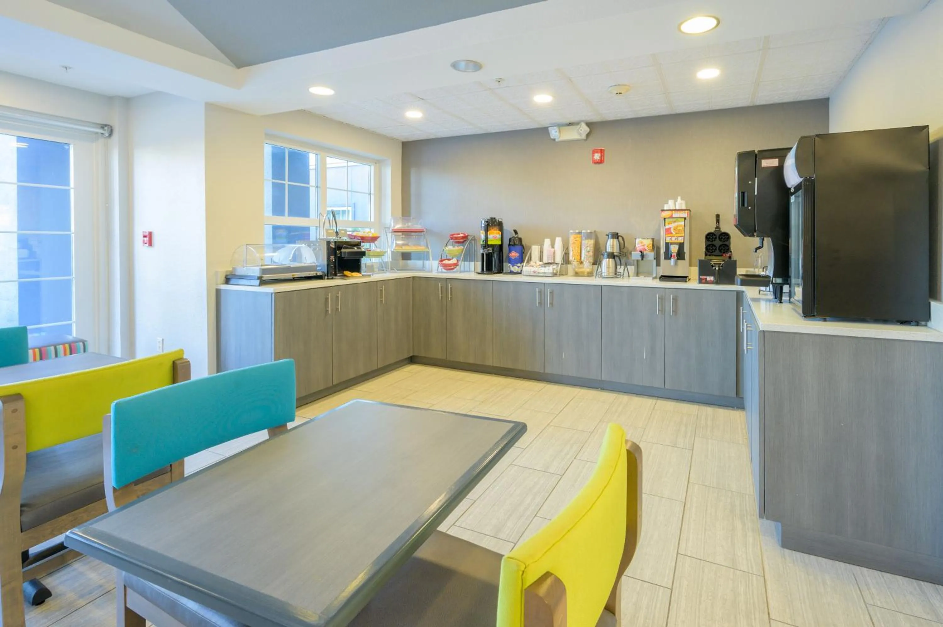 Breakfast in Hawthorn Extended Stay by Wyndham Panama City Beach