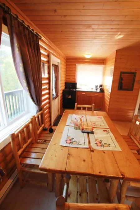 Dining area in Mt. Revelstoke Alpine Chalets