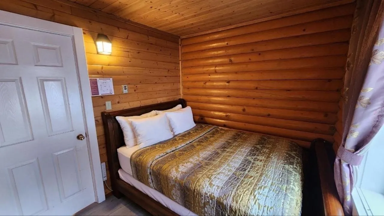 Bed in Mt. Revelstoke Alpine Chalets
