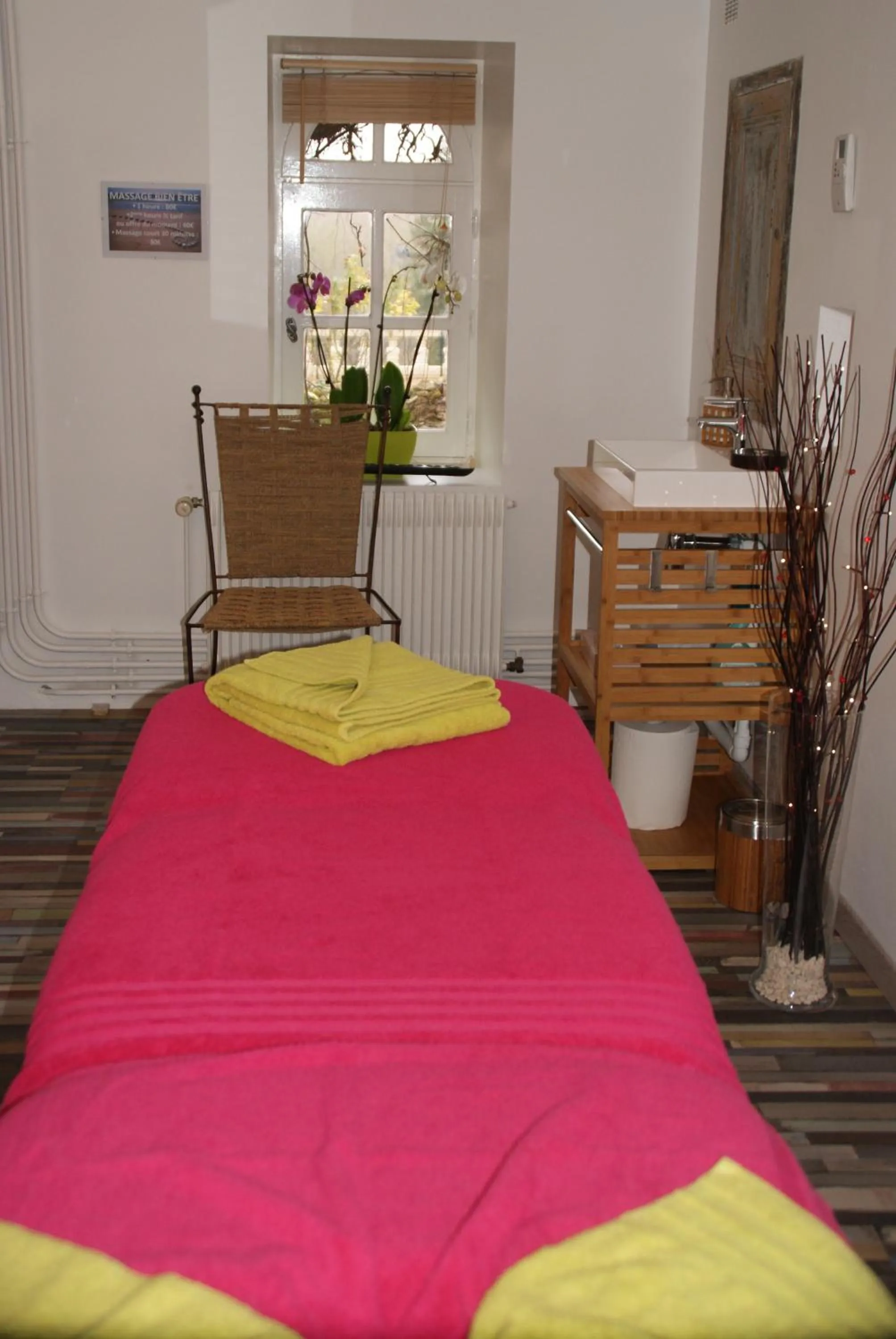 Bed in Chateau de Vaugrignon - Beer Spa