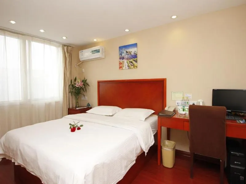 Bed in GreenTree Inn Rizhao West Station Suning Plaza