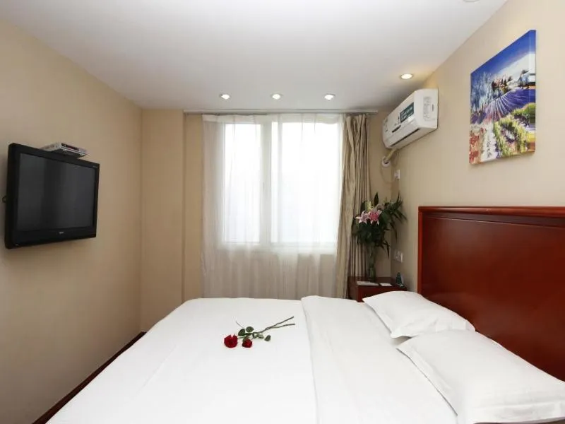 Bed in GreenTree Inn Rizhao West Station Suning Plaza
