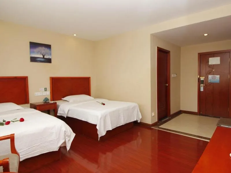 Bed in GreenTree Inn Rizhao West Station Suning Plaza