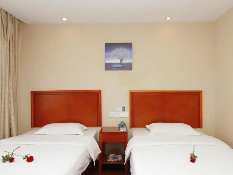 Bed in GreenTree Inn Rizhao West Station Suning Plaza