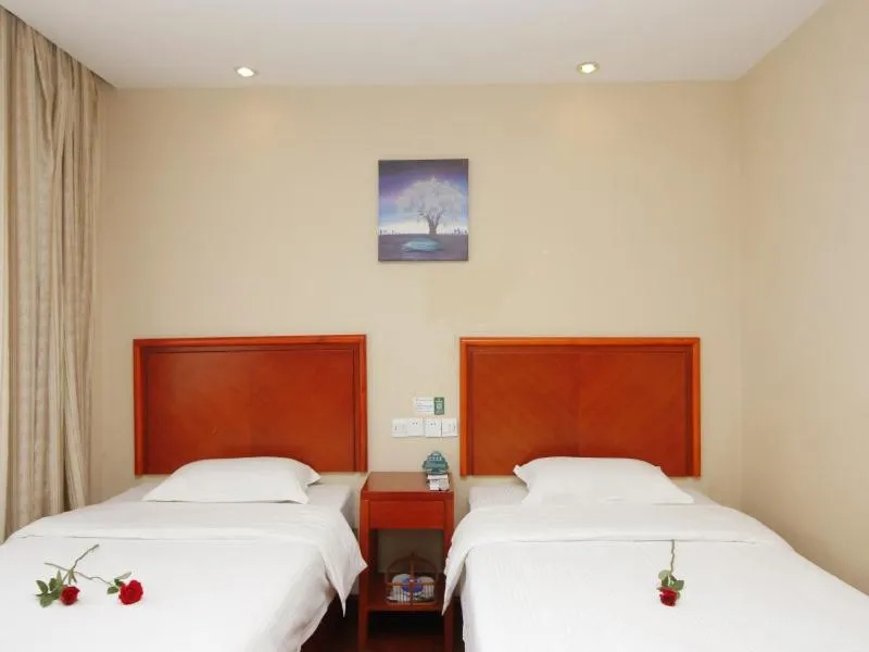 Bed in GreenTree Inn Rizhao West Station Suning Plaza