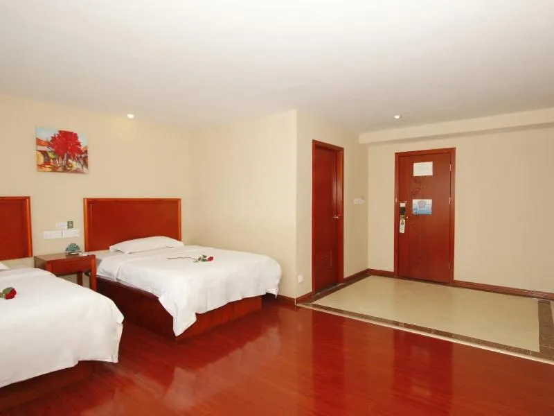Bed in GreenTree Inn Rizhao West Station Suning Plaza